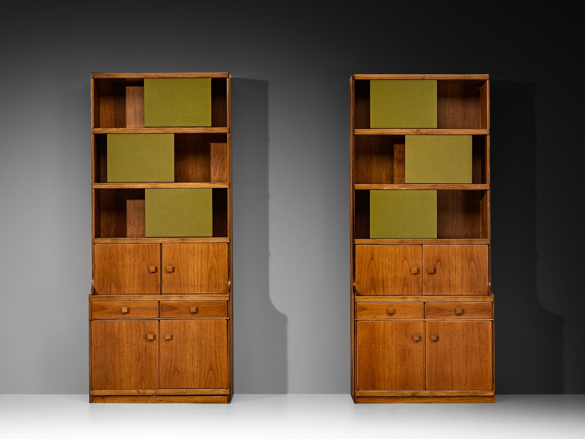Ilmari Tapiovaara for La Permanente Mobili Cantù Bookcases in Walnut Case pieces and storage cabinets Morentz