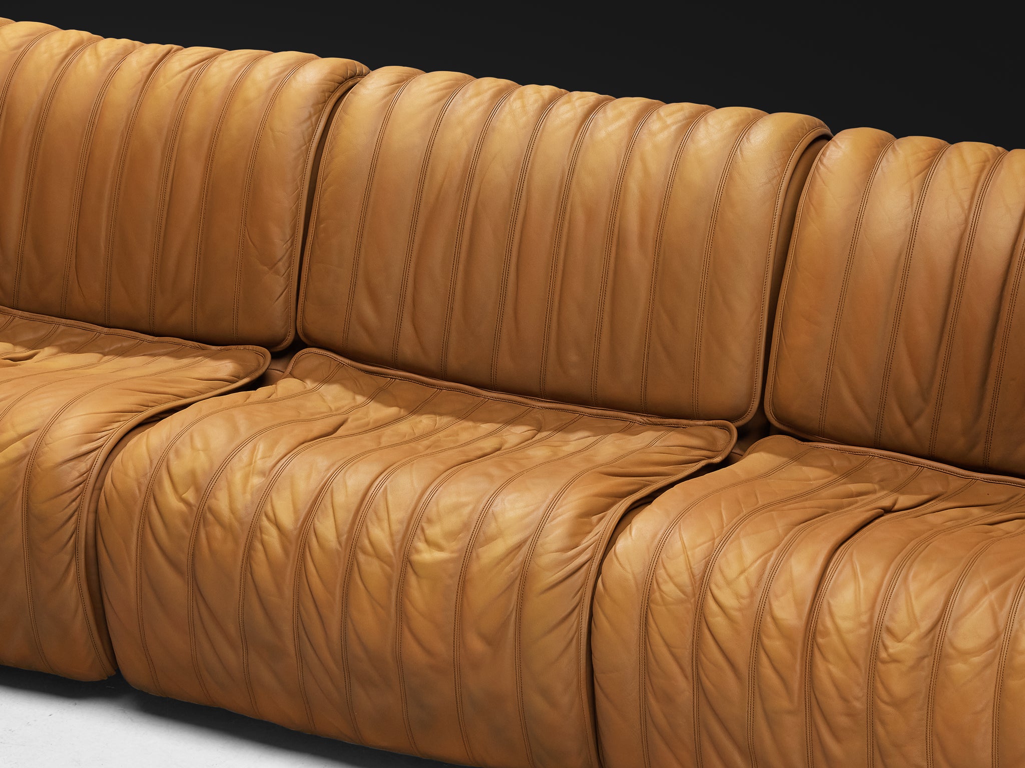 De Sede ‘DS-22’ Modular Sofa in Caramel Leather Seating Morentz