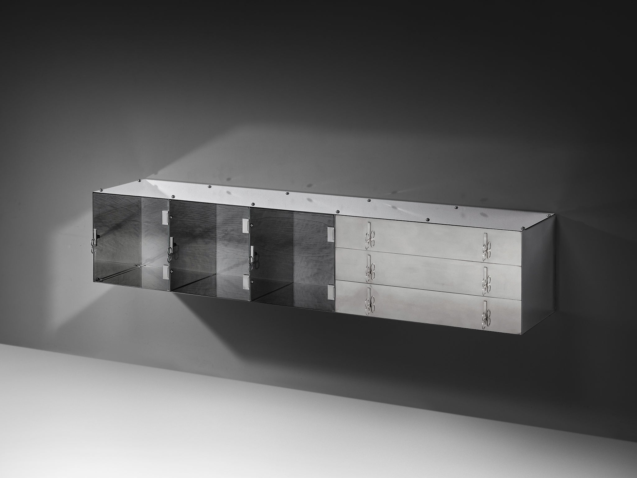 Vittorio Introini for Saporiti Mirrored Sideboard in Polished Aluminum and Glass Case pieces and storage cabinets Morentz