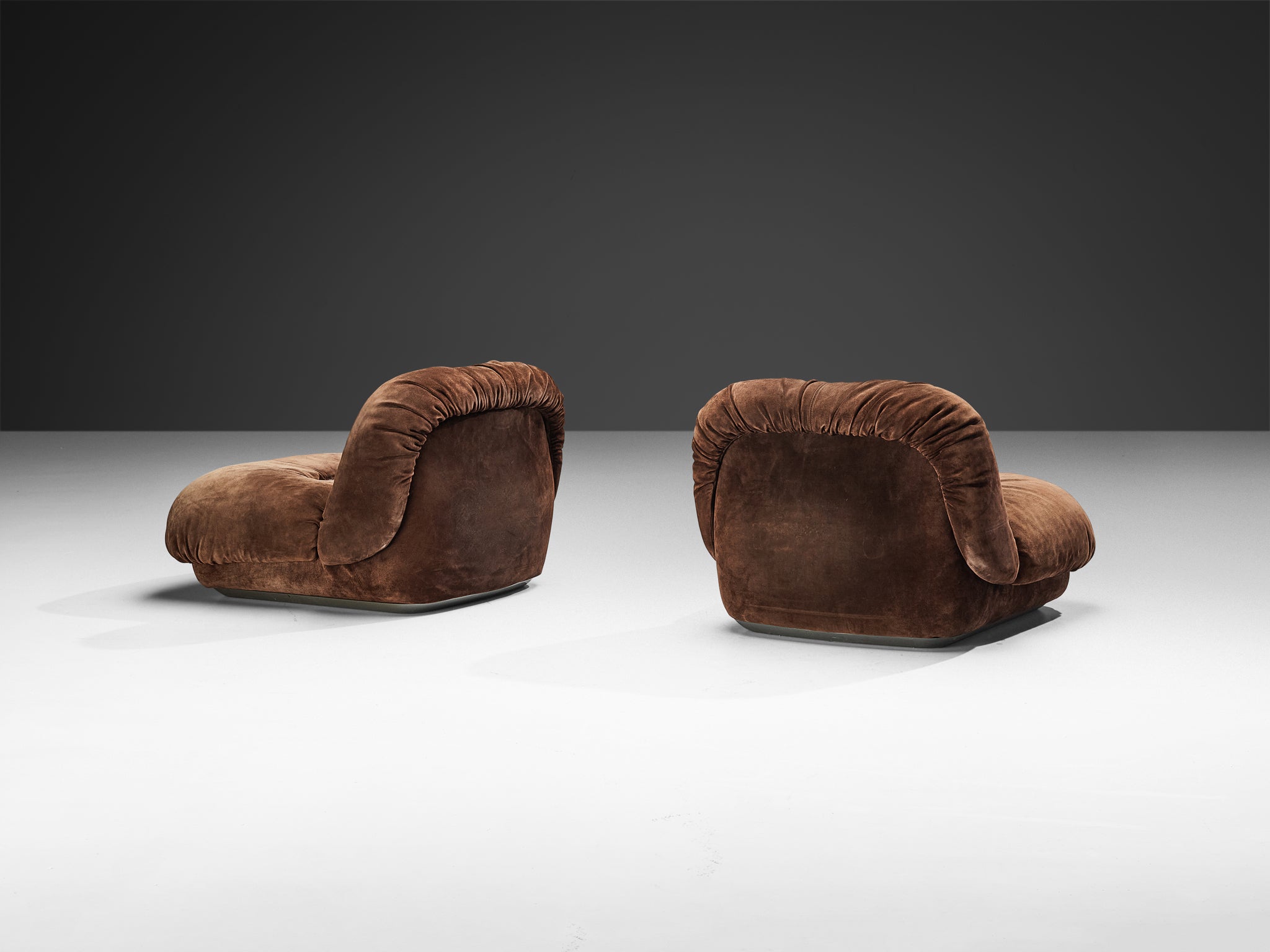 Alberto Rosselli for Saporiti 'Maxijumbo' Lounge Chairs in Brown Suede Seating Morentz