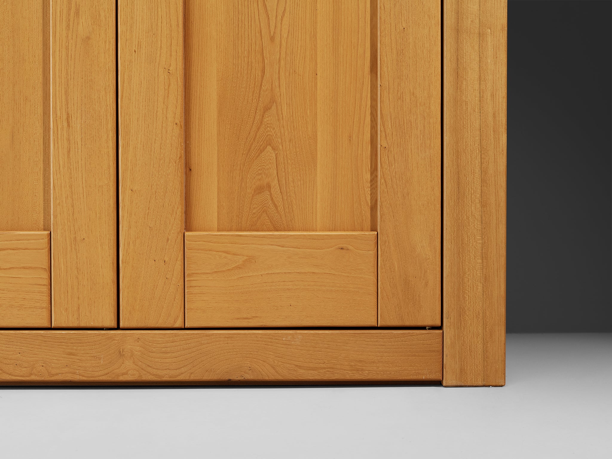 Maison Regain Grand Highboard or Wardrobe in Solid Elm Case pieces and storage cabinets Morentz