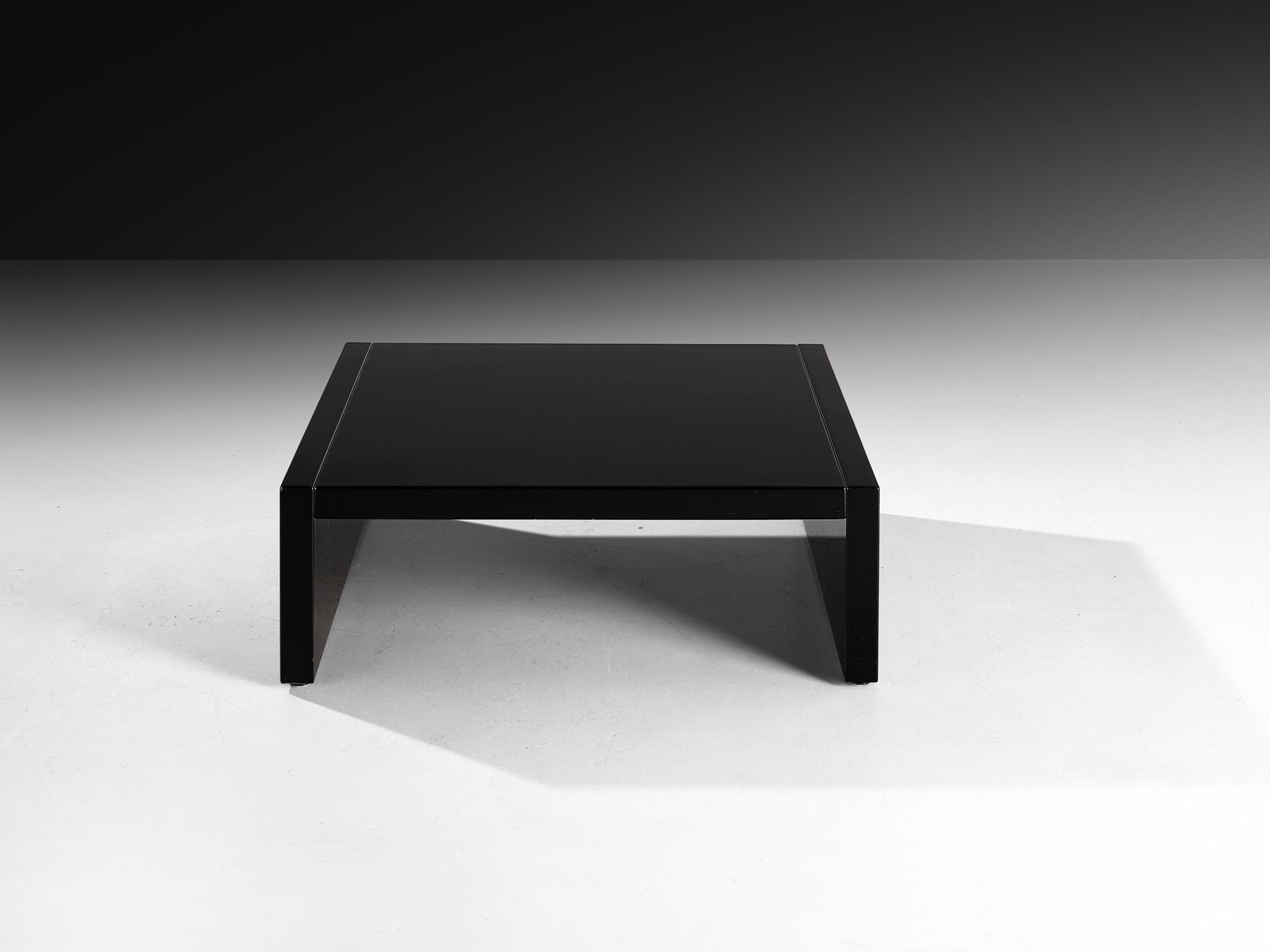 Massimo and Lella Vignelli for Poltronova 'Saratoga' Coffee Table in Lacquered Wood Tables Morentz
