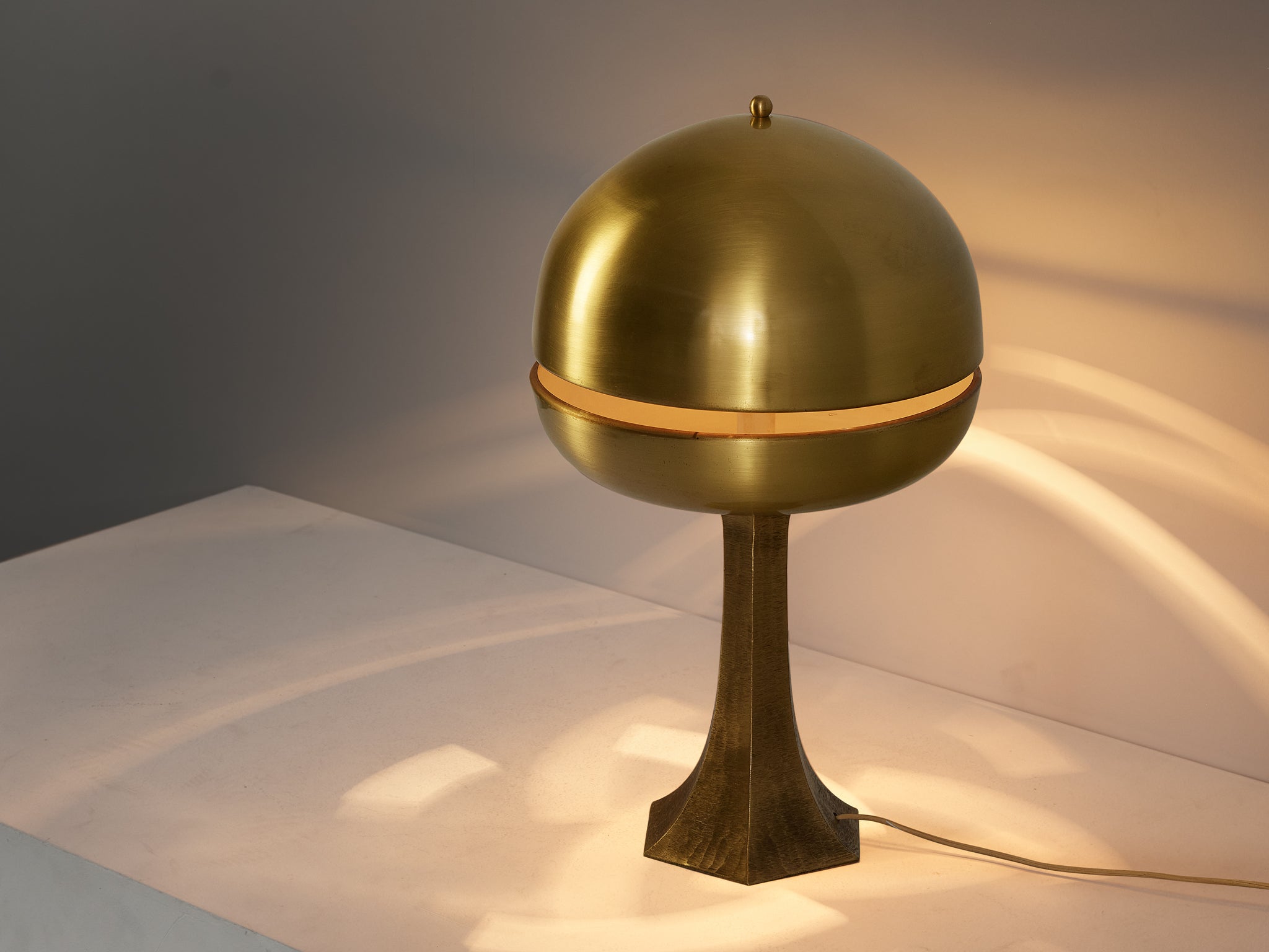 Luciano Frigerio for Frigerio di Desio Table Lamp in Brass Lighting Morentz