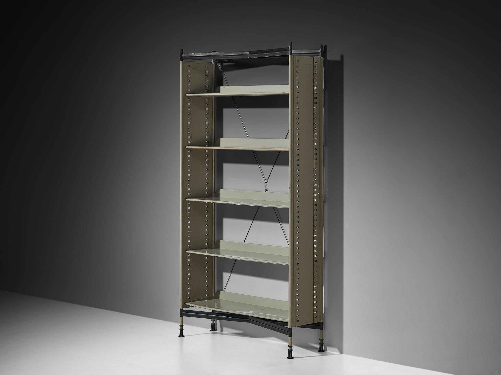 Studio BBPR for Olivetti 'Spazio' Shelving Bookcase in Grey Steel Case pieces and storage cabinets Morentz