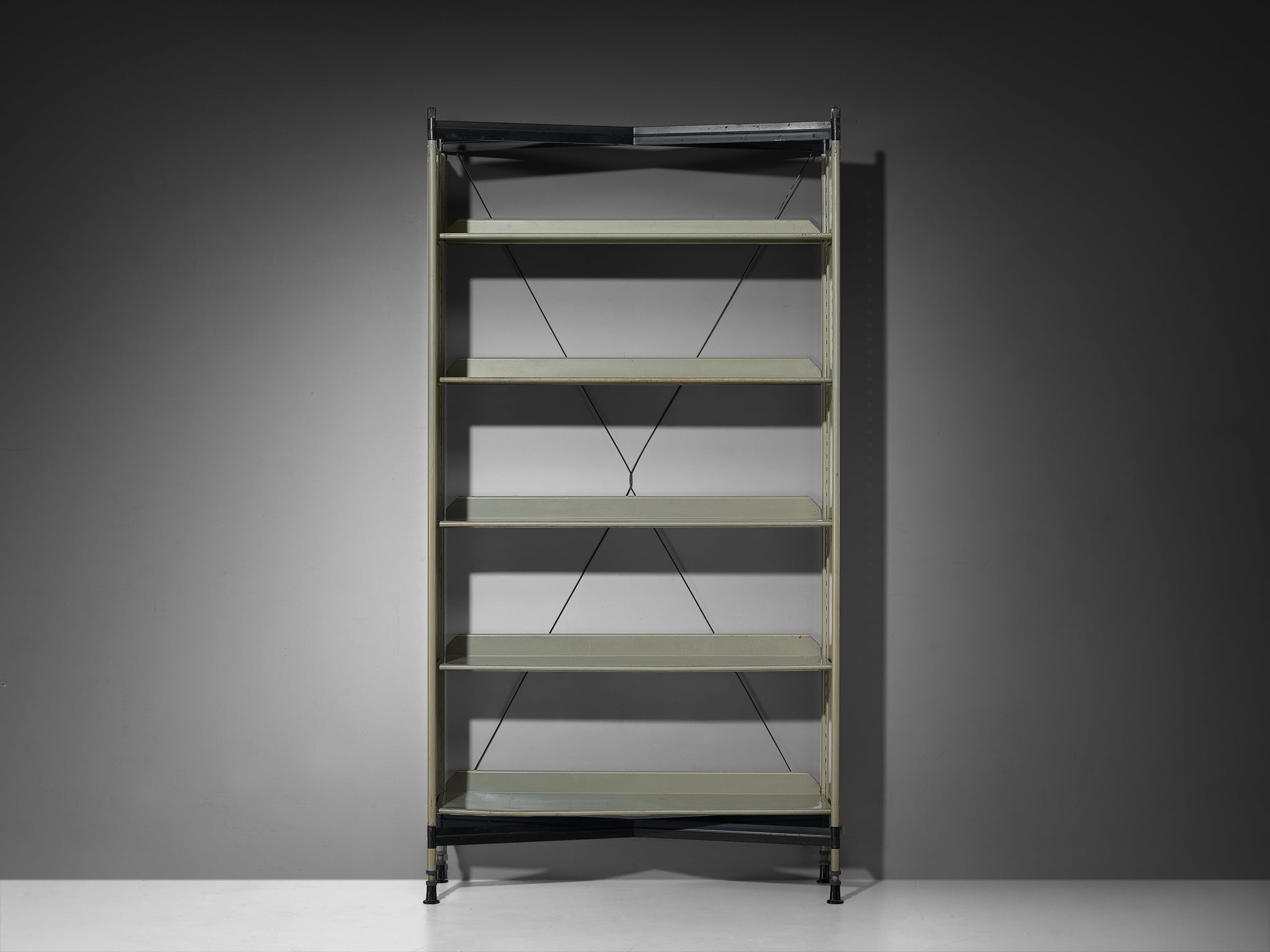Studio BBPR for Olivetti 'Spazio' Shelving Bookcase in Grey Steel Case pieces and storage cabinets Morentz