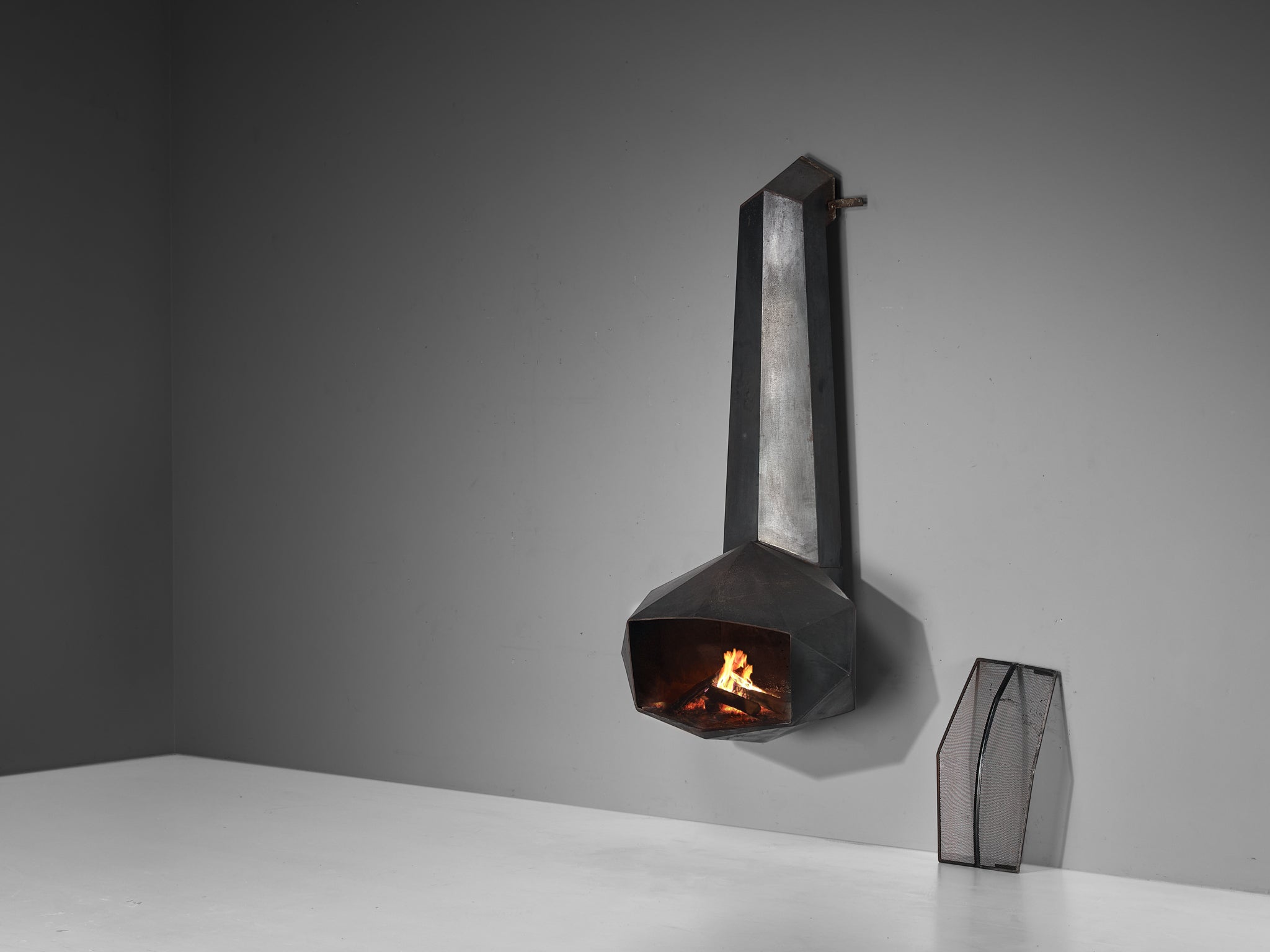 Donbar Faceted Fireplace in Patinated Steel Building and Garden Elements Morentz