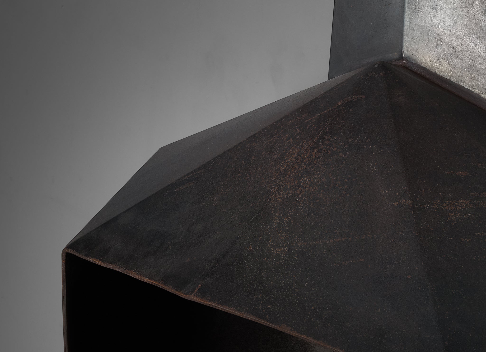Donbar Faceted Fireplace in Patinated Steel Building and Garden Elements Morentz