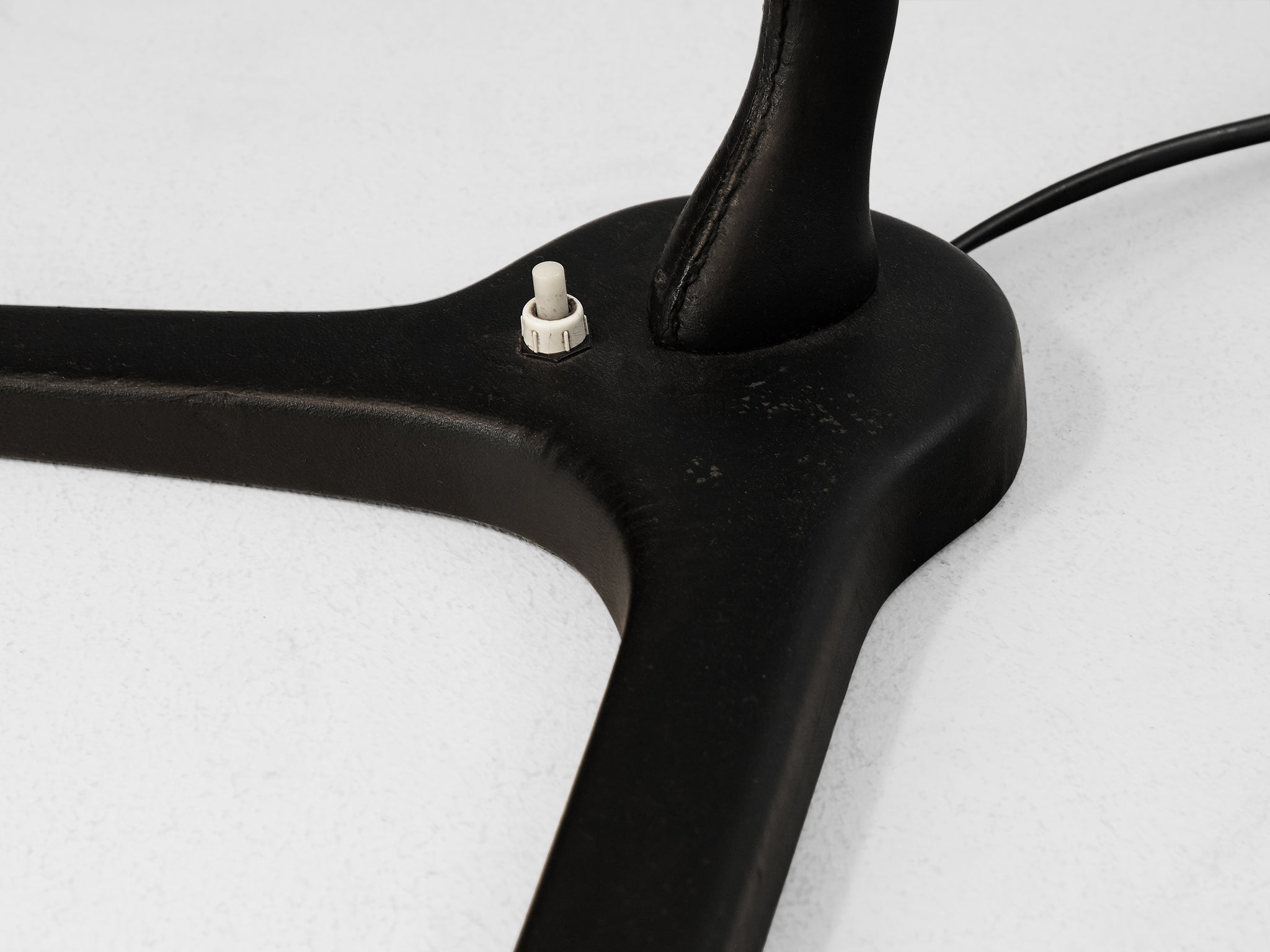 Alvar Aalto for Valaistustyö Ky ‘A704’ Table Lamp in Leather