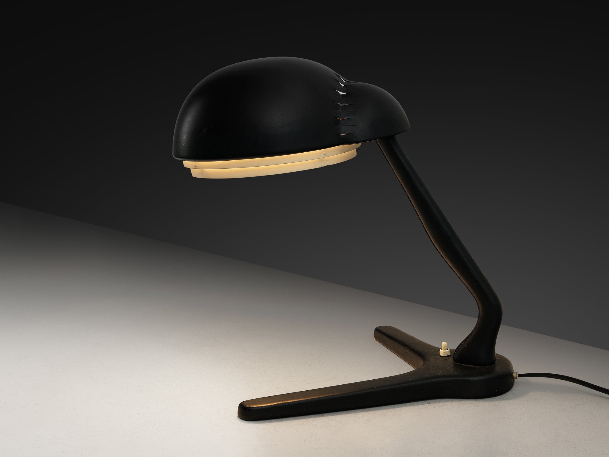 Alvar Aalto for Valaistustyö Ky ‘A704’ Table Lamp in Leather