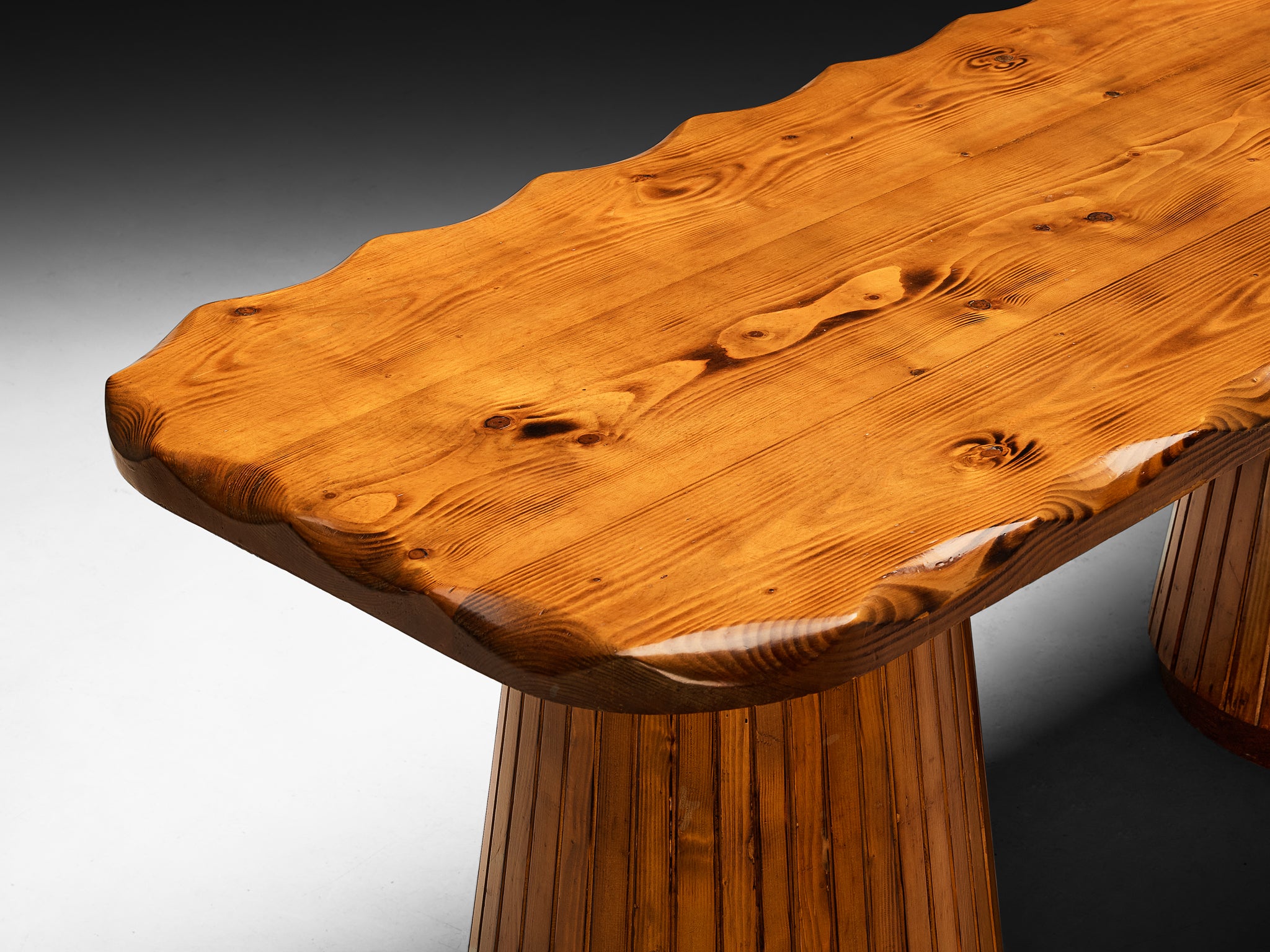 Italian Naturalistic Dining Set With Six Chairs and Table in Pine Tables Morentz