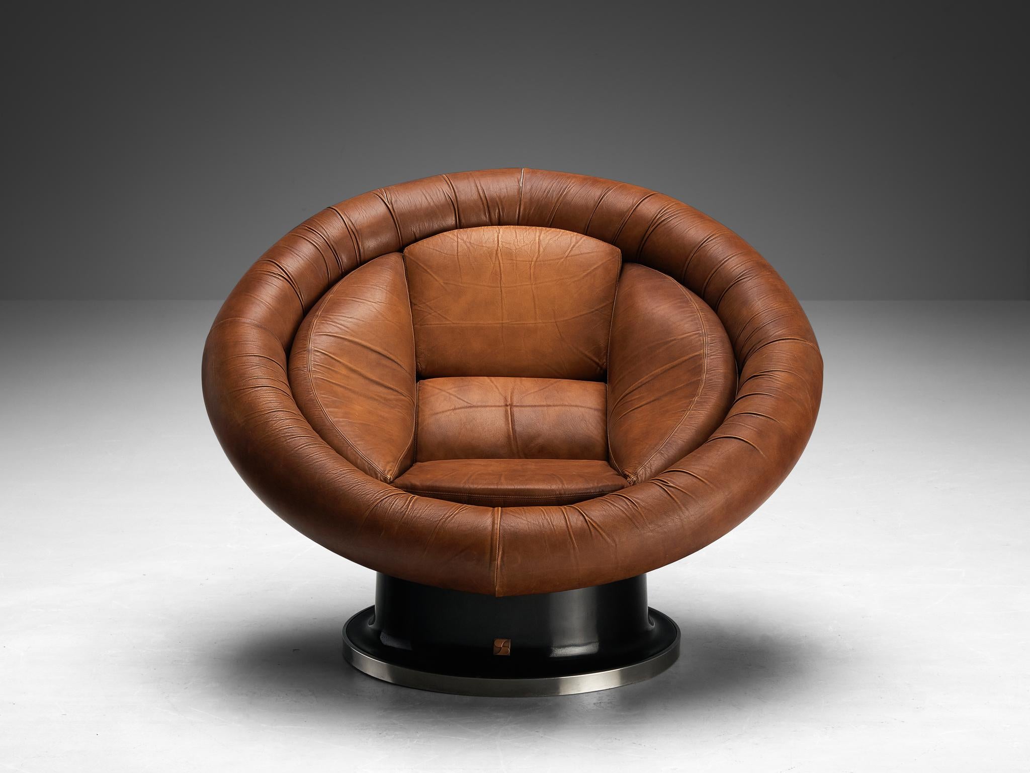 Saporiti Lounge Chair in Leather and Fiberglass