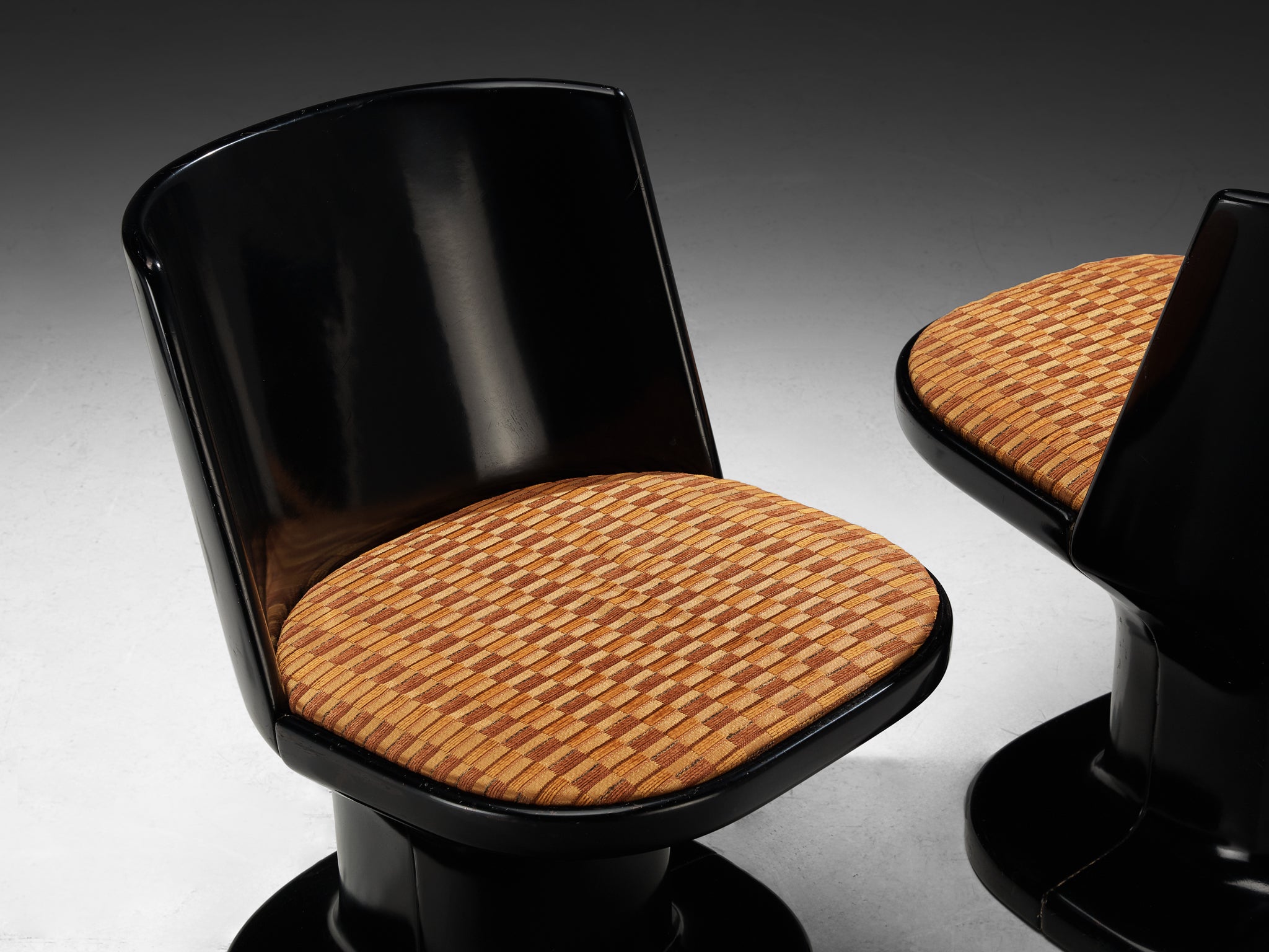 Italian Dining Set in Black Coated Wood and Patterned Orange Upholstery Tables Morentz