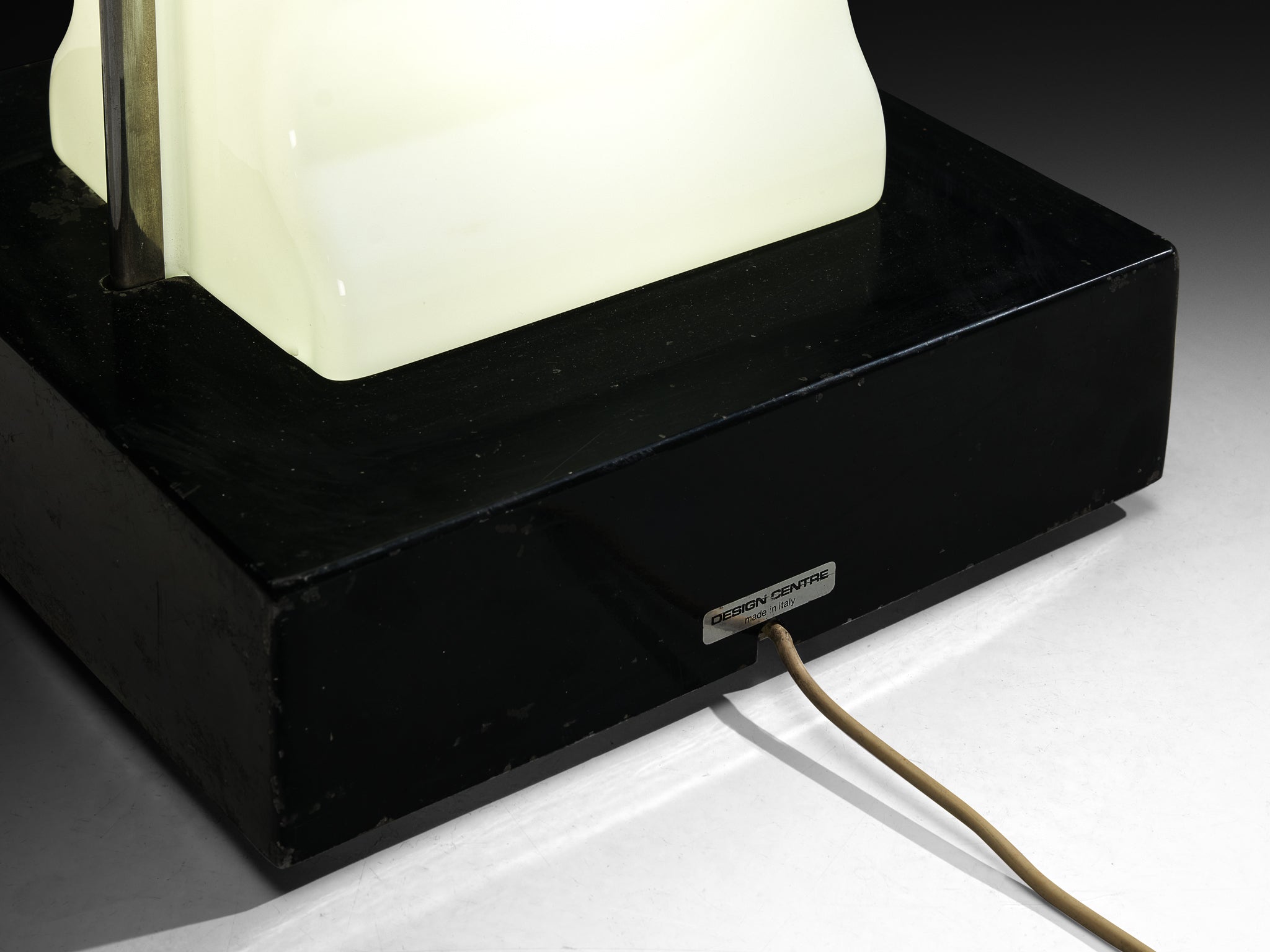 Ettore Sottsass for Design Centre/Poltronova 'Cometa' Floor Lamp in Perspex Lighting Morentz