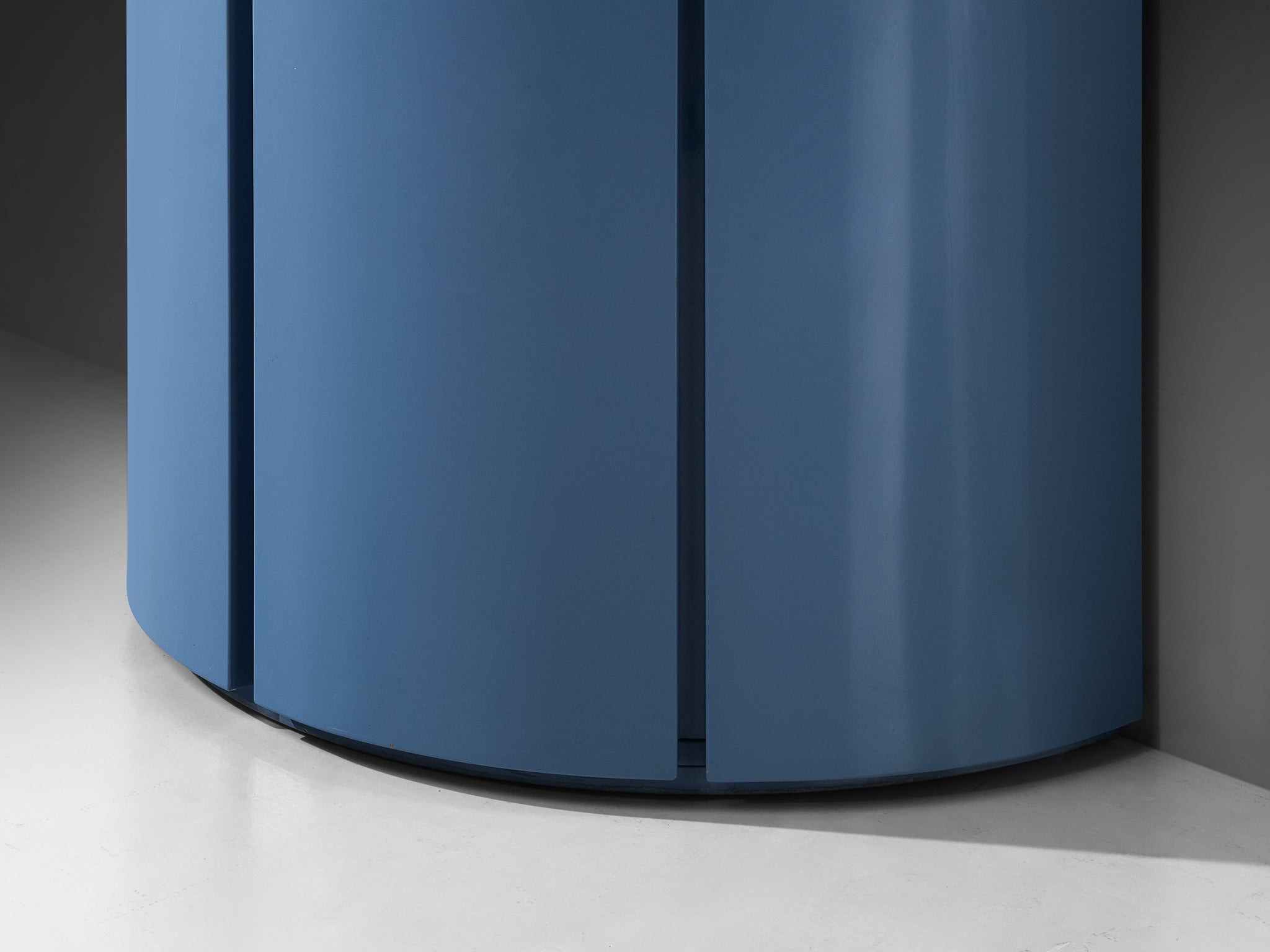 Ambrogio Tresoldi e Alberto Salvati Wardrobe Cabinet Purple Blue Lacquered Wood Case pieces and storage cabinets Morentz