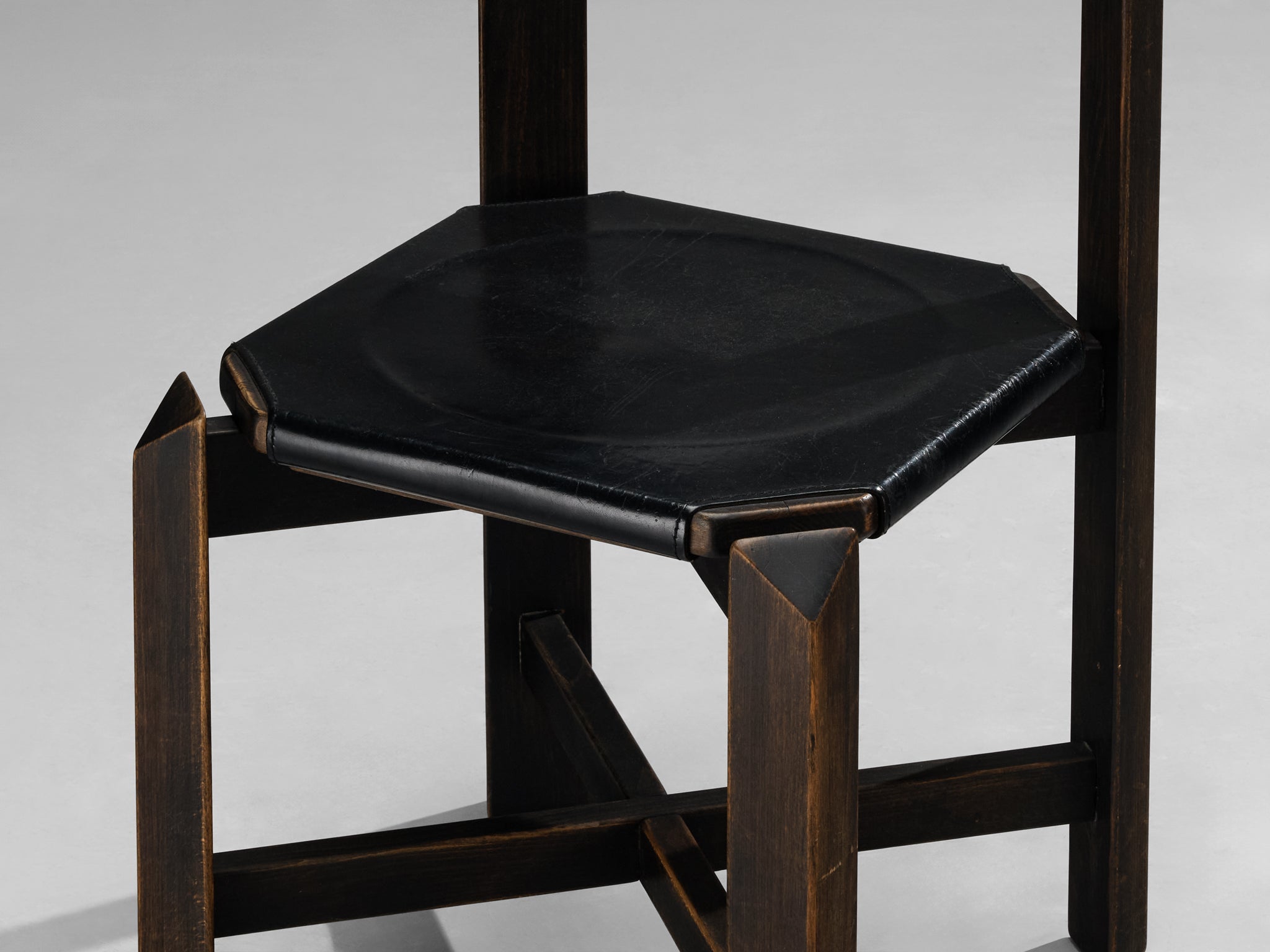 1970s Sturdy Dining Chair in Black Leather & Wood with Architectural Design seating Morentz