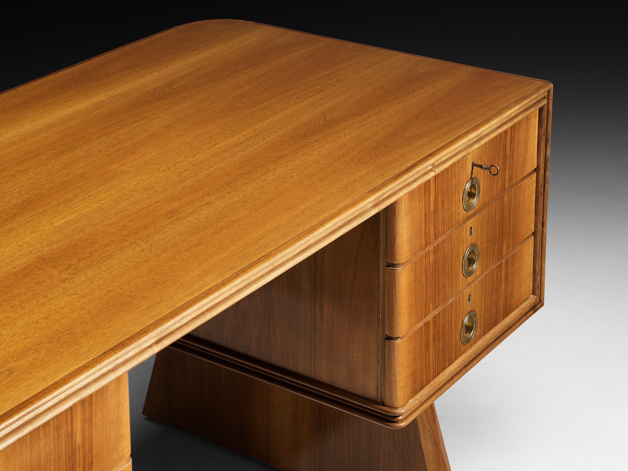 1950s Mid-Century Modern Italian Desk in Walnut and Brass Tables Morentz