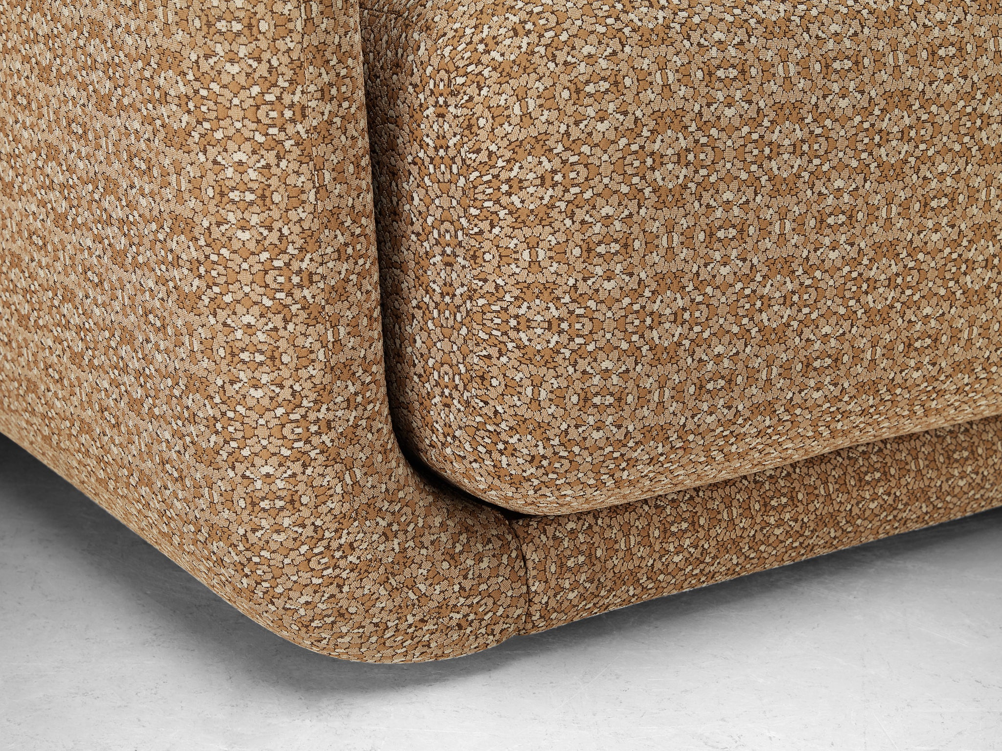 1970s Post-Modern Lounge Chairs in Beige Patterned Fabric Seating Morentz