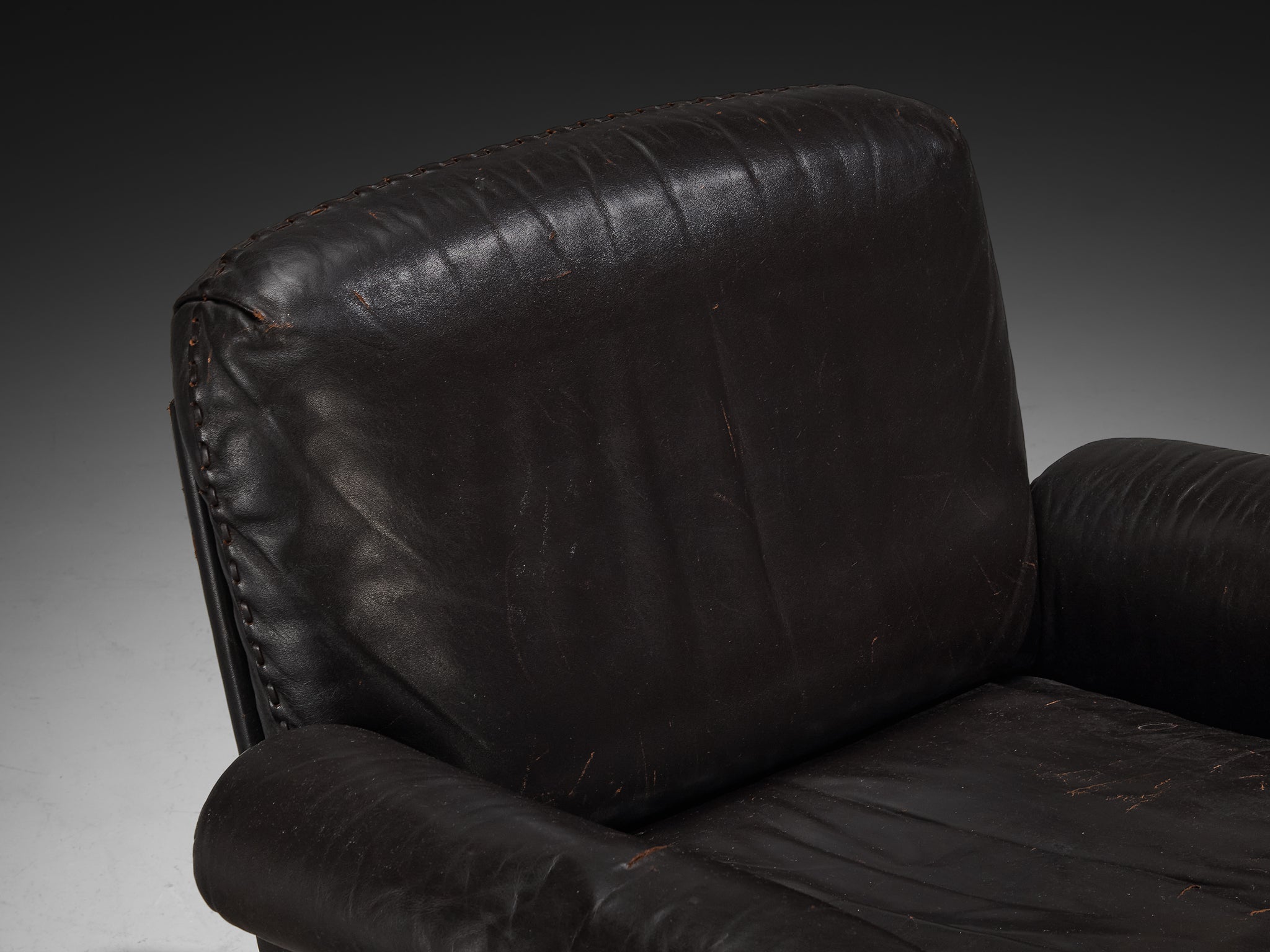 De Sede 'DS-31' Swivel Armchair in Black Leather Seating Morentz