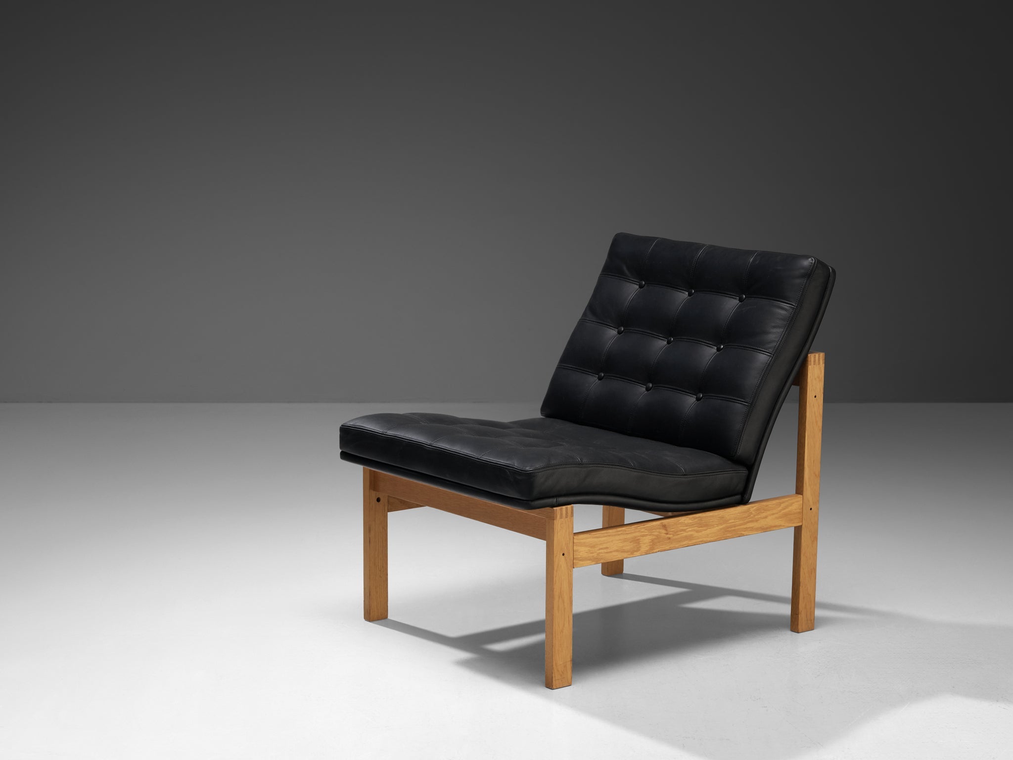 Torben Lind & Ole Gjerløv-Knudsen Pair of Easy Chairs Oak and Leather seating Morentz