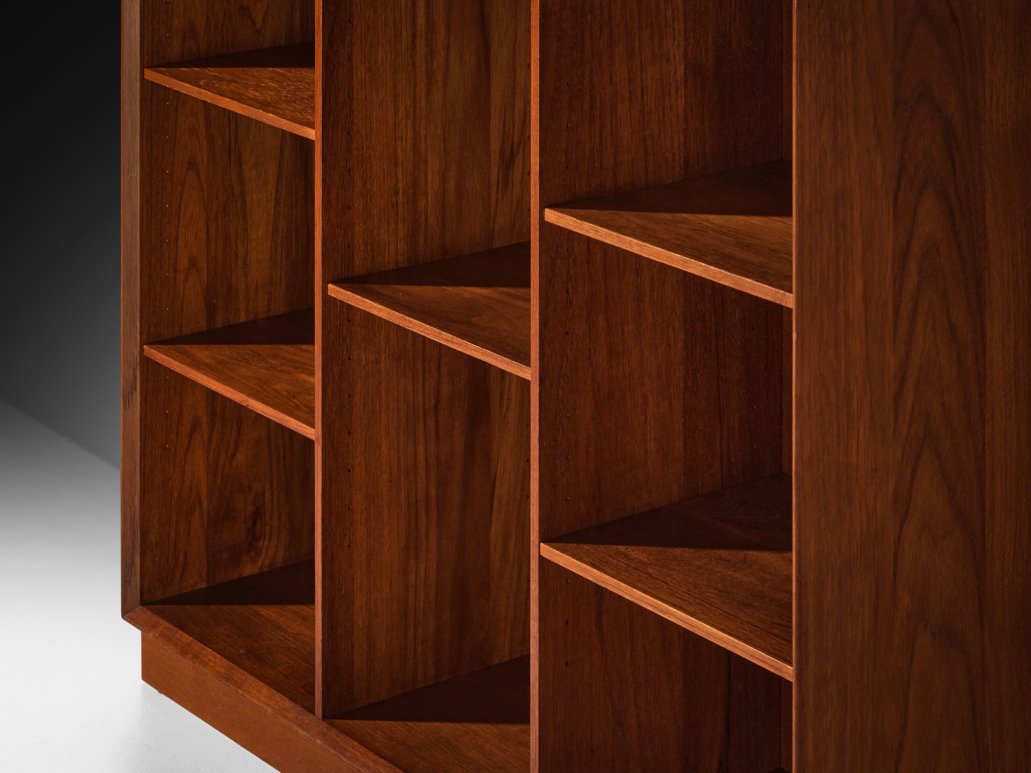 Hvidt & Mølgaard Nielsen for Søborg Møbelfabrik Bookcase Cabinet in Teak Case pieces and storage cabinets Morentz