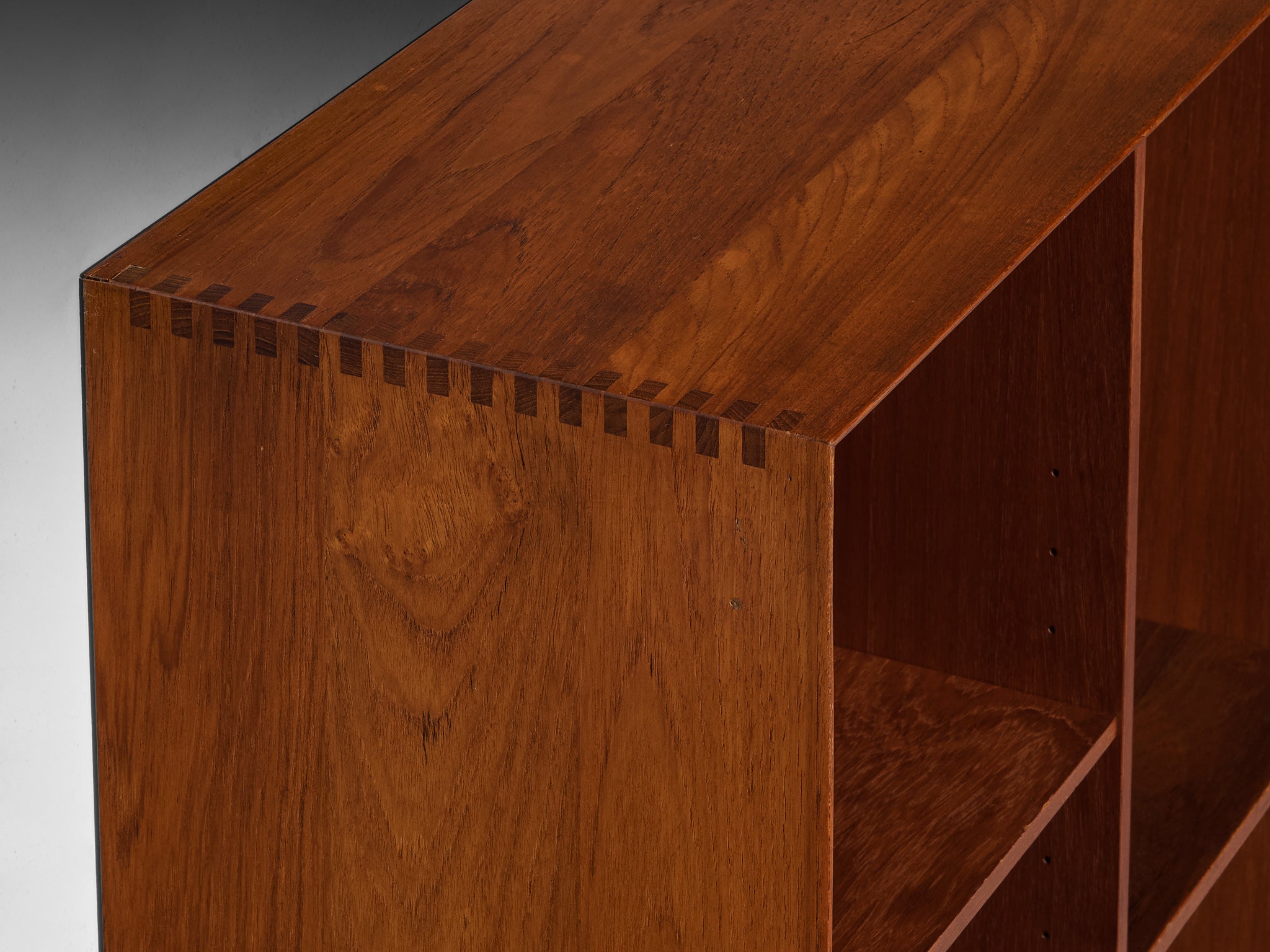 Hvidt & Mølgaard Nielsen for Søborg Møbelfabrik Bookcase Cabinet in Teak Case pieces and storage cabinets Morentz