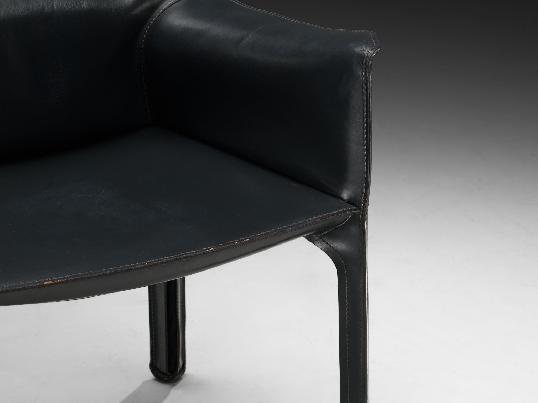 Mario Bellini for Cassina 'CAB 413' Dining Chair in Dark Grey Leather Seating Morentz