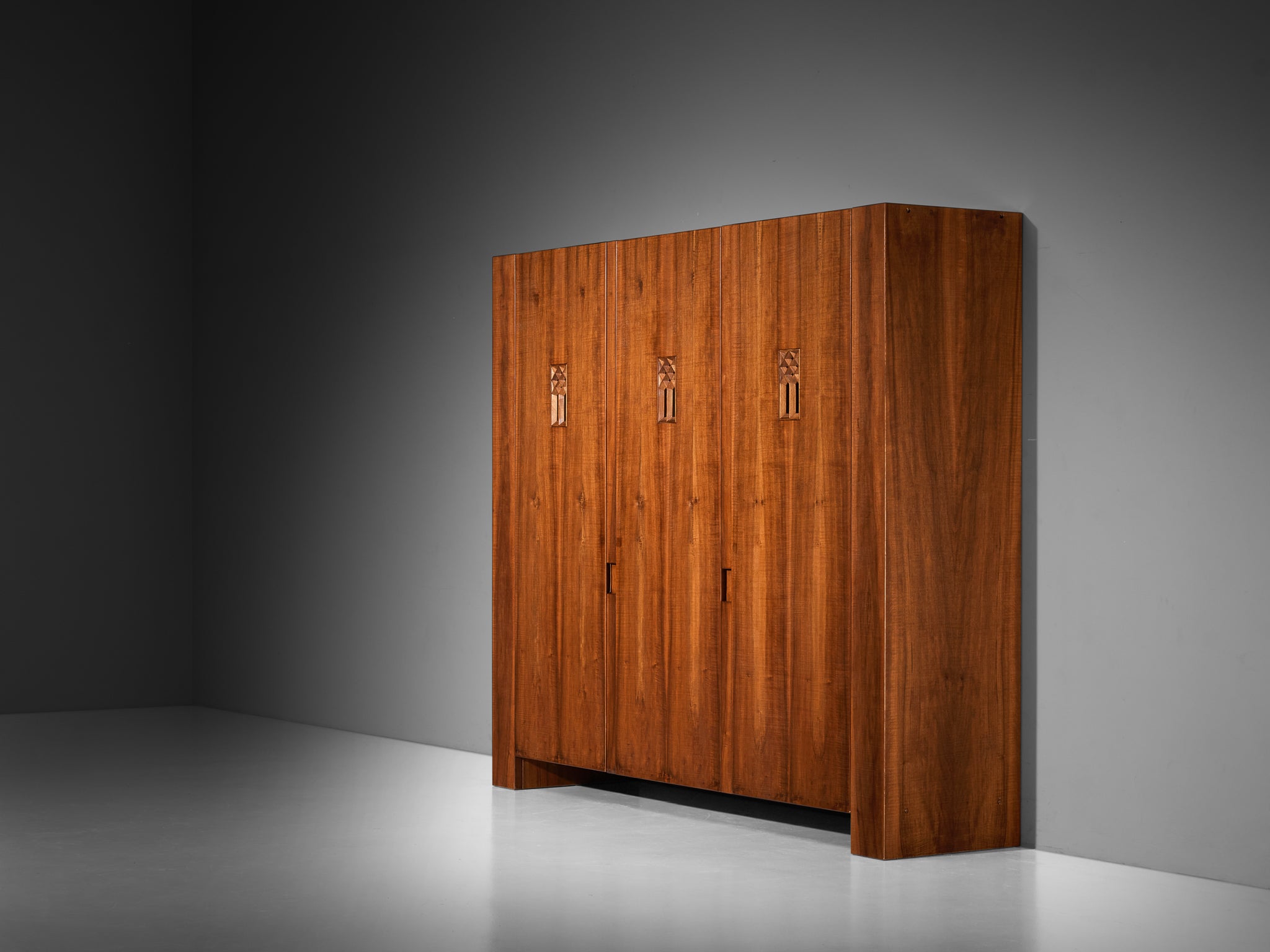 Giuseppe Rivadossi for Officina Rivadossi Grand Wardrobe in Walnut Case pieces and storage cabinets Morentz