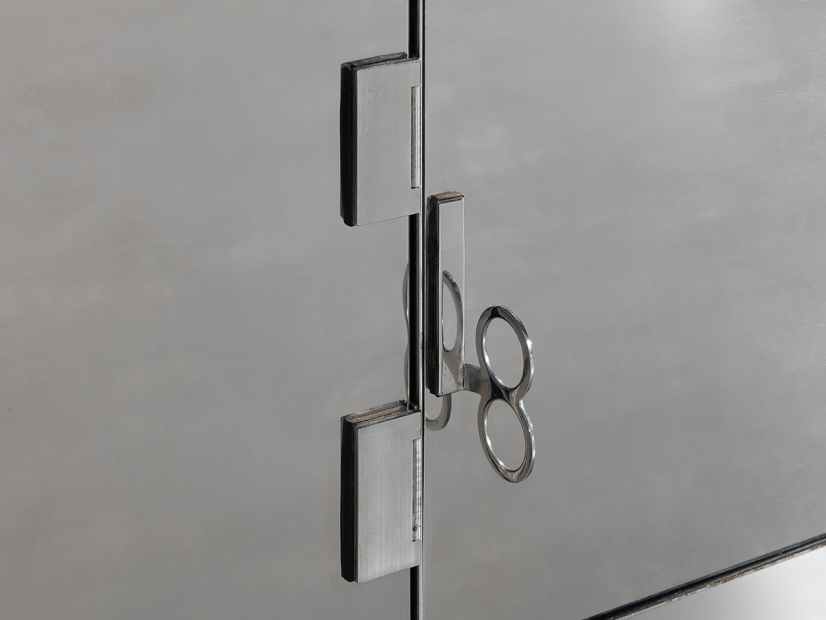 Vittorio Introini for Saporiti Mirrored Sideboard Polished Aluminum Glass Case pieces and storage cabinets Morentz