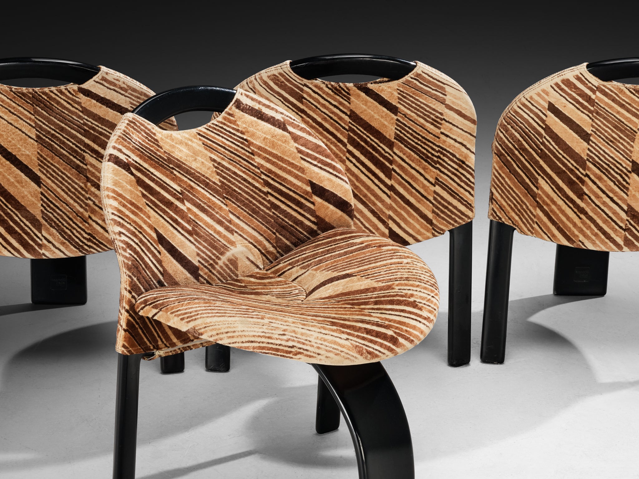 Giovanni Offredi for Saporiti Set of Four 'Sail' Dining Chairs in Velv