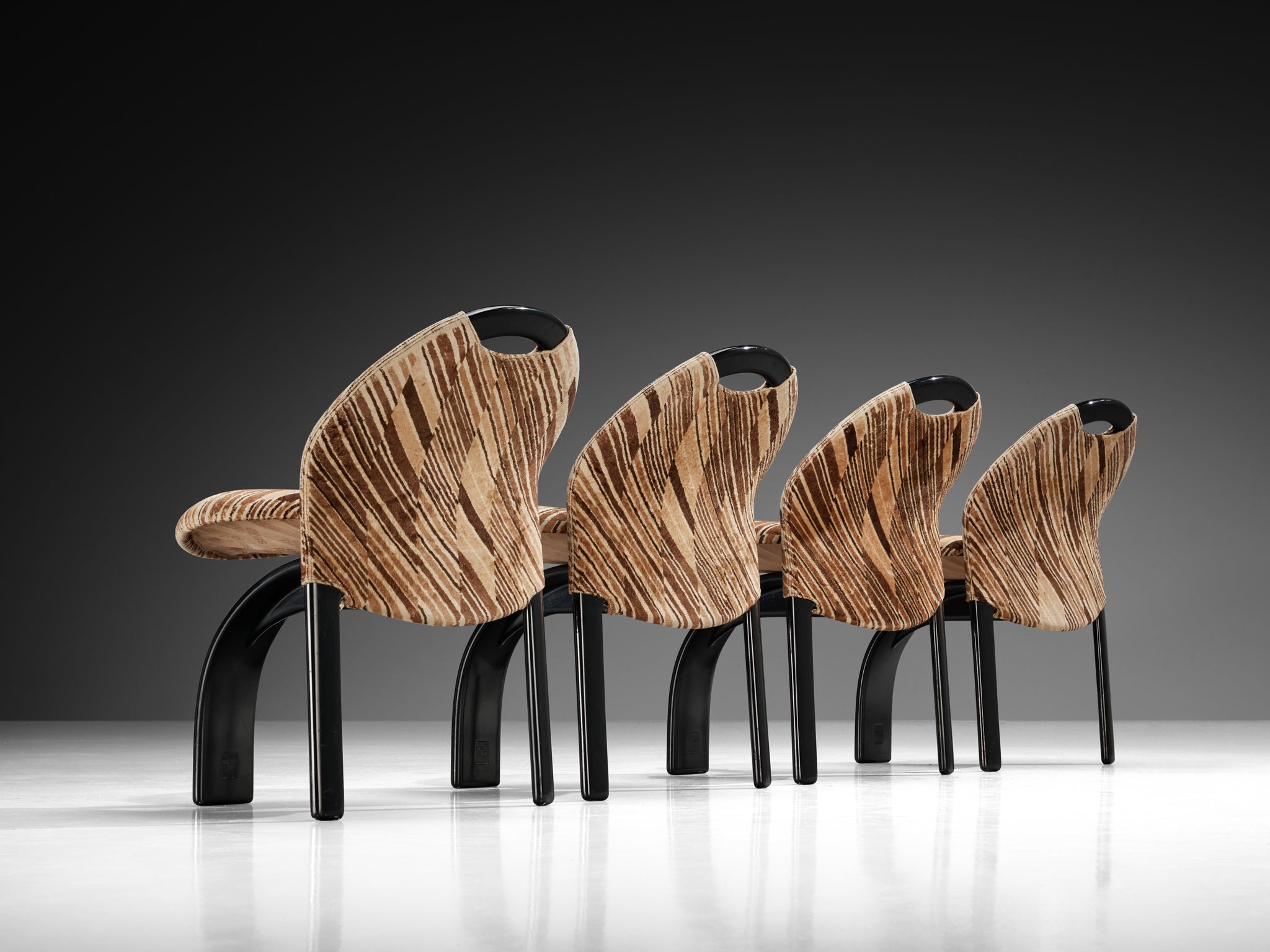 Giovanni Offredi for Saporiti Set of Four 'Sail' Dining Chairs in Velvet Seating Morentz