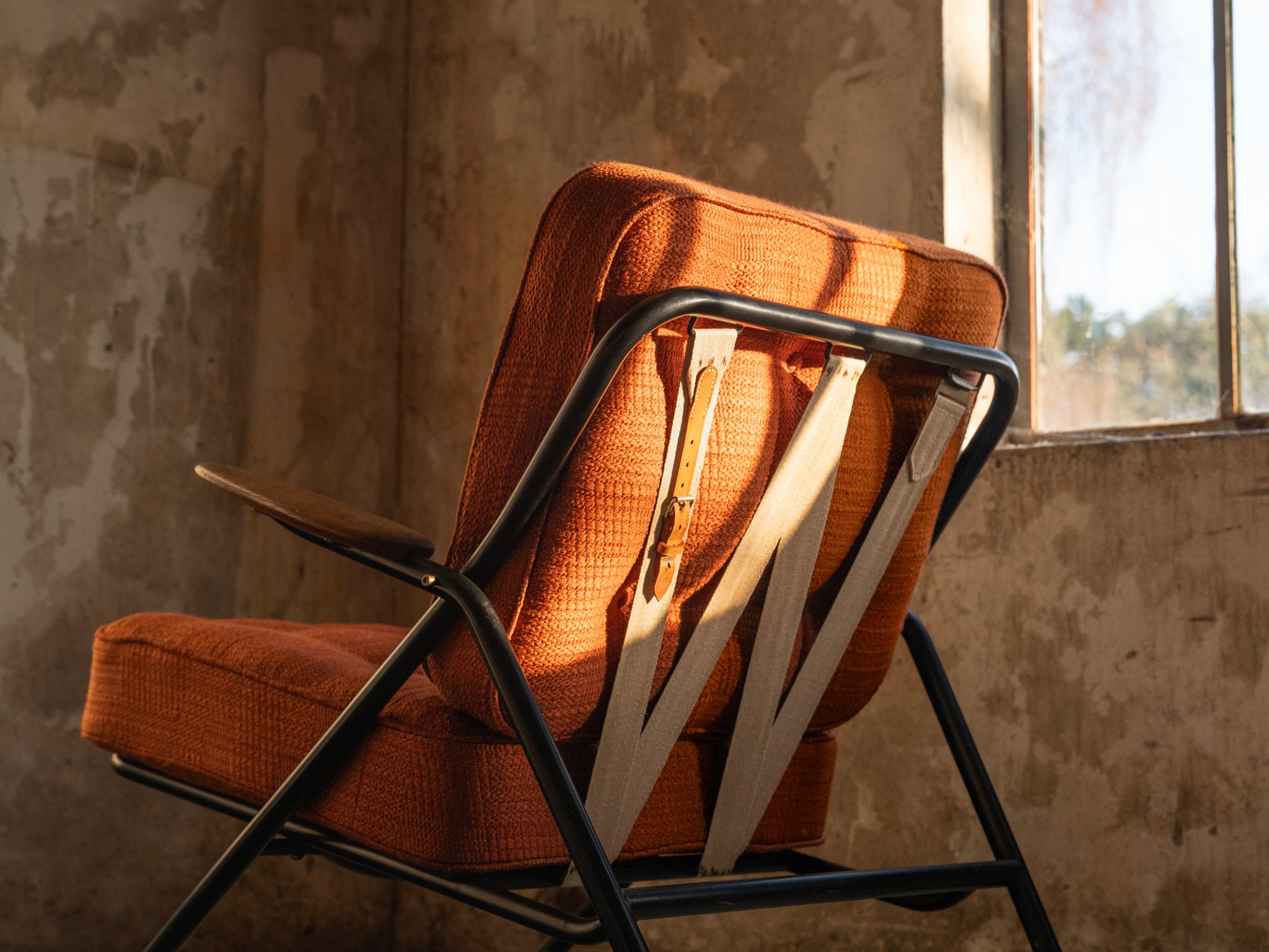 Rare Hans J. Wegner for Getama Pair of 'Sawbuck' GE215 Lounge Chairs