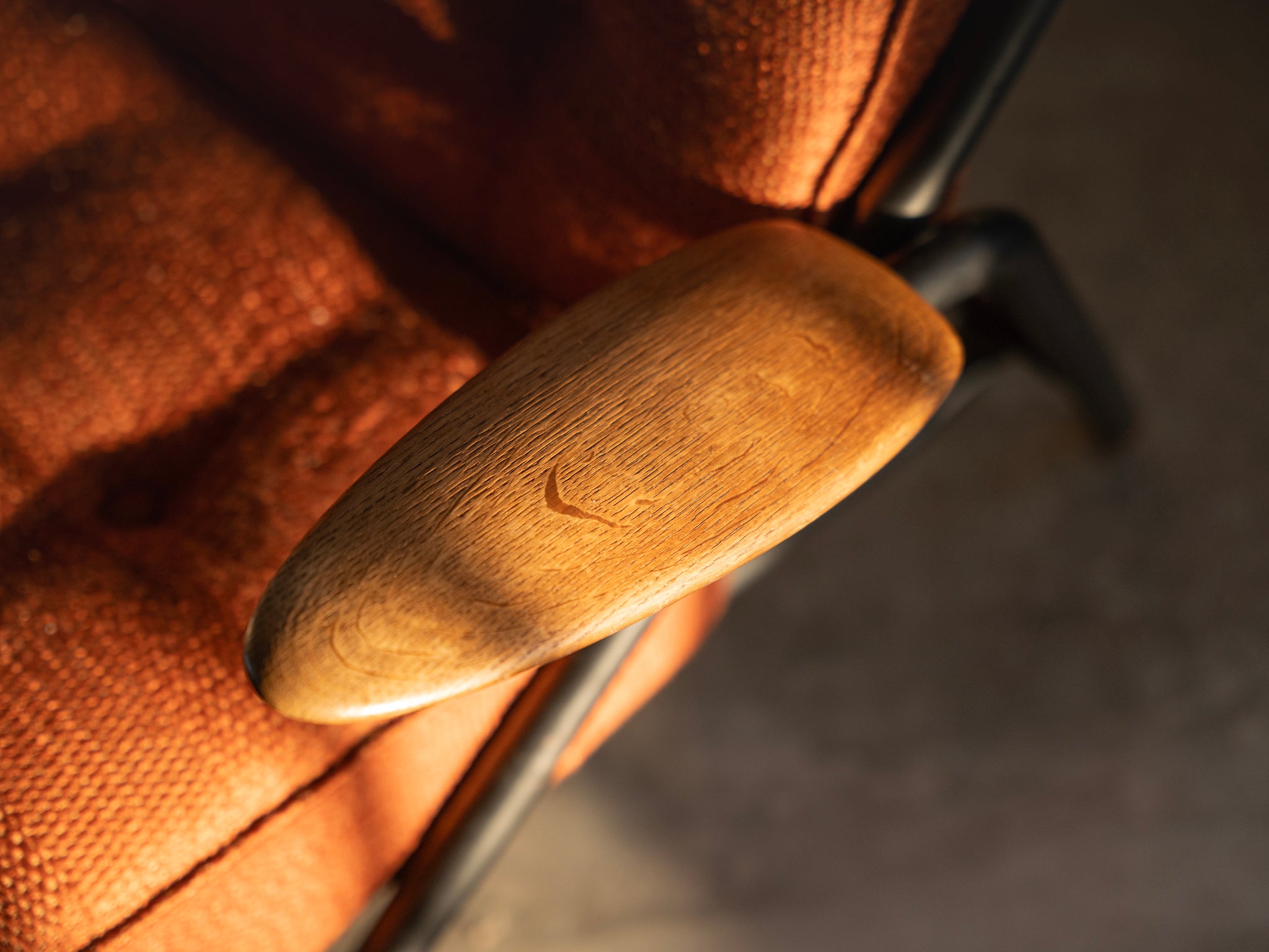 Rare Hans J. Wegner for Getama Pair of 'Sawbuck' GE215 Lounge Chairs Seating Morentz