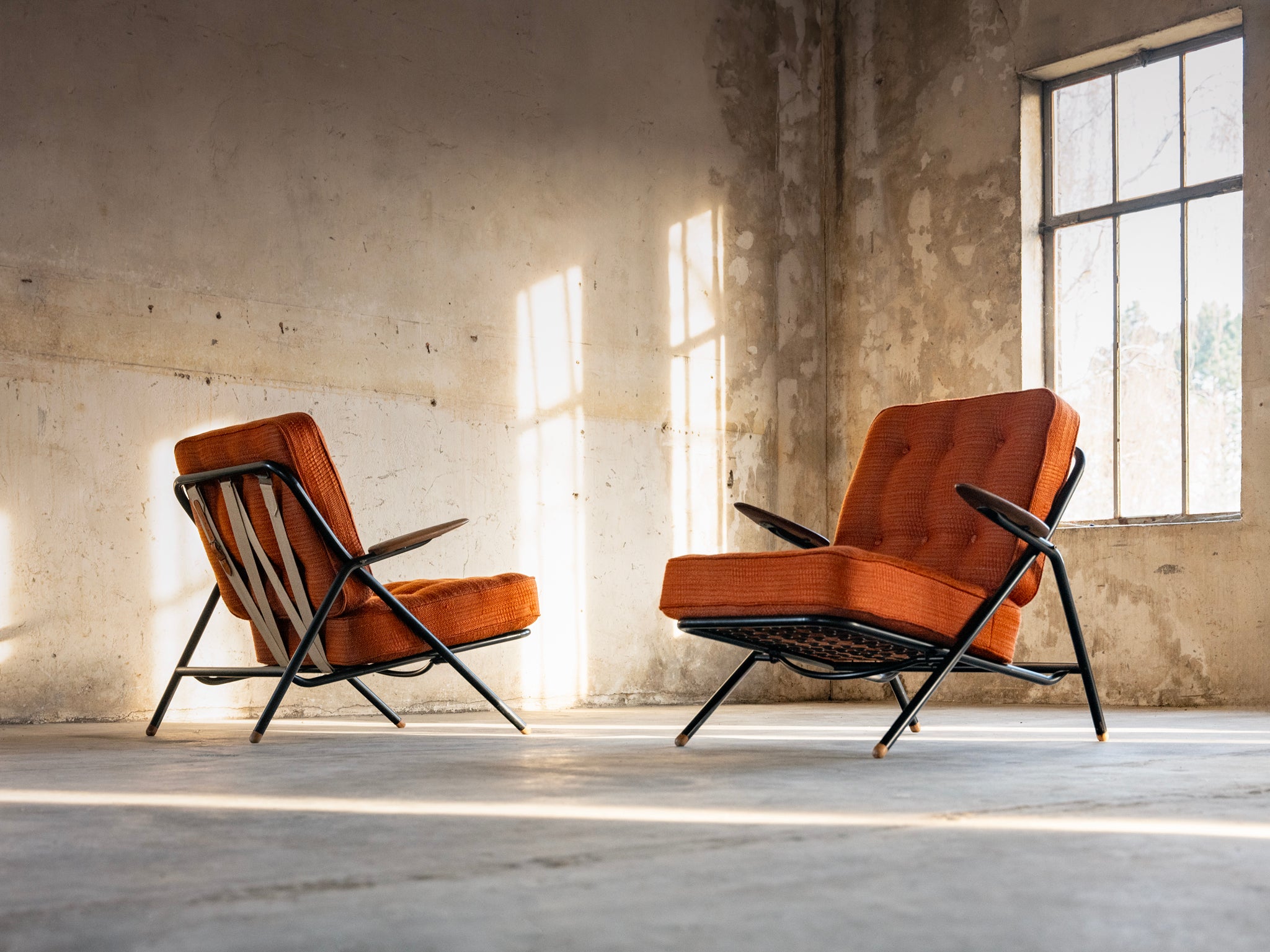 Rare Hans J. Wegner for Getama Pair of 'Sawbuck' GE215 Lounge Chairs