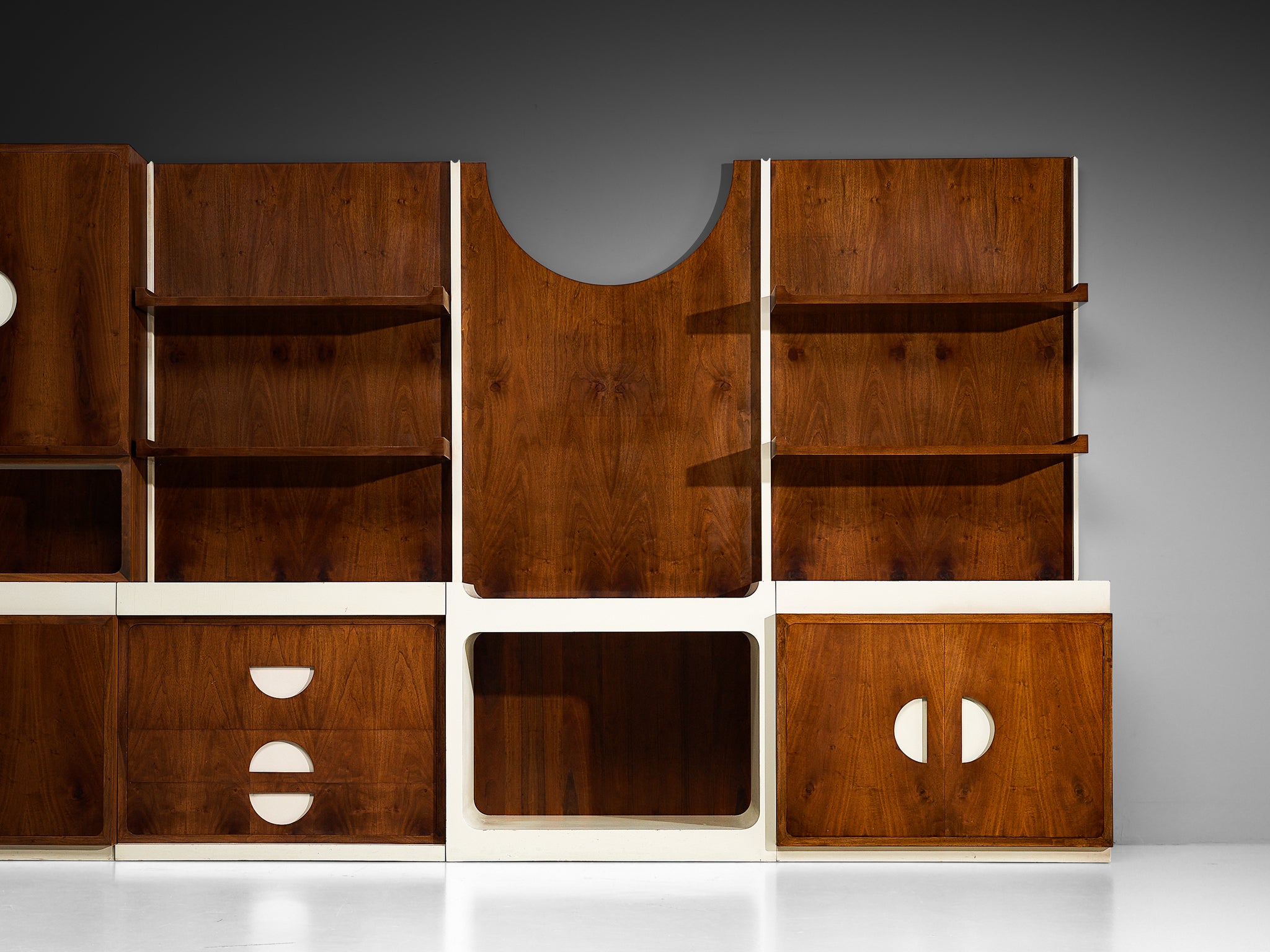 Unique Franco Campo and Carlo Graffi 1960s Large Wall Unit in Walnut Case pieces and storage cabinets Morentz