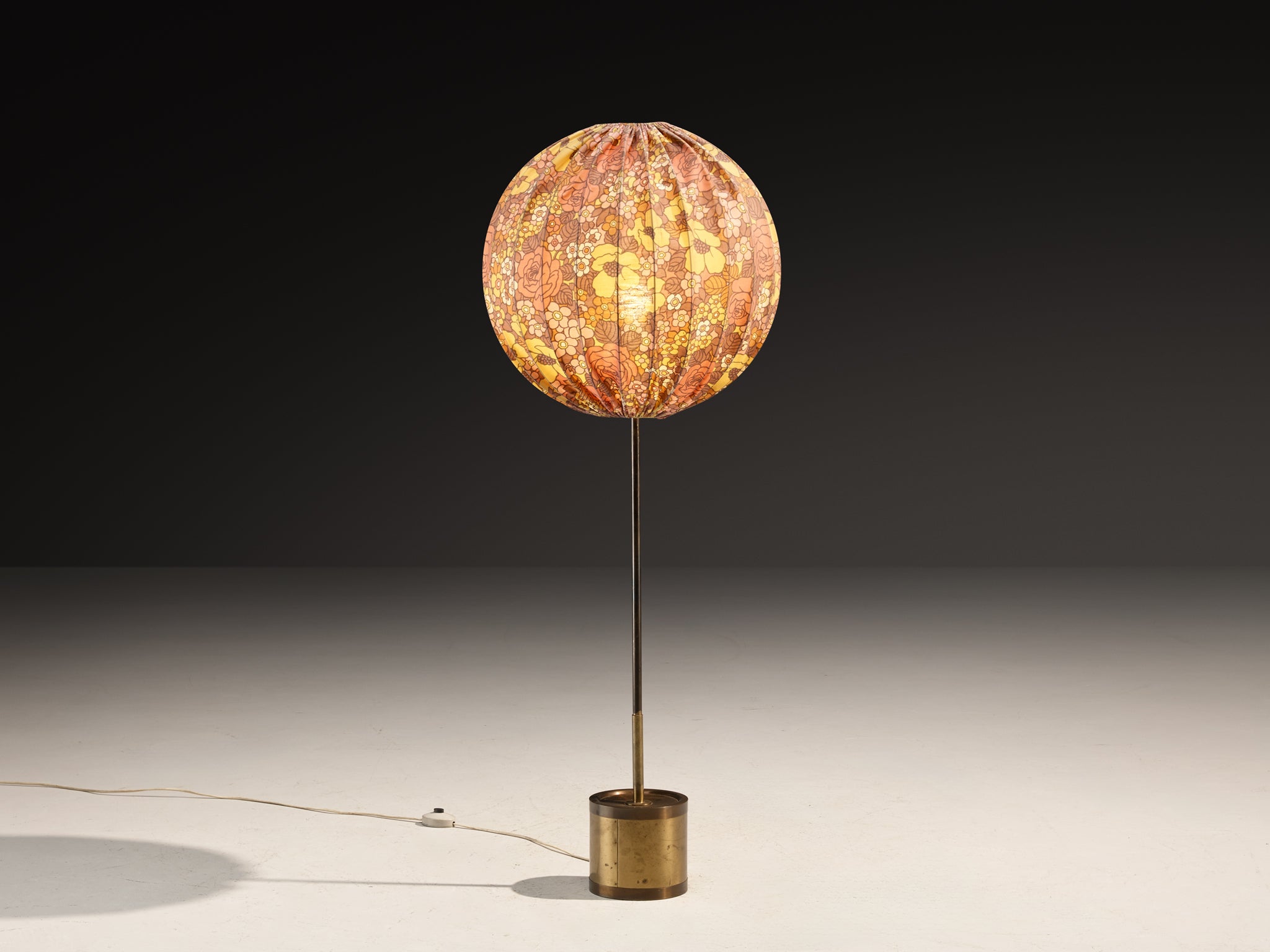 Hans-Agne Jakobsson 'Balloon' Floor Lamp in Brass Lighting Morentz