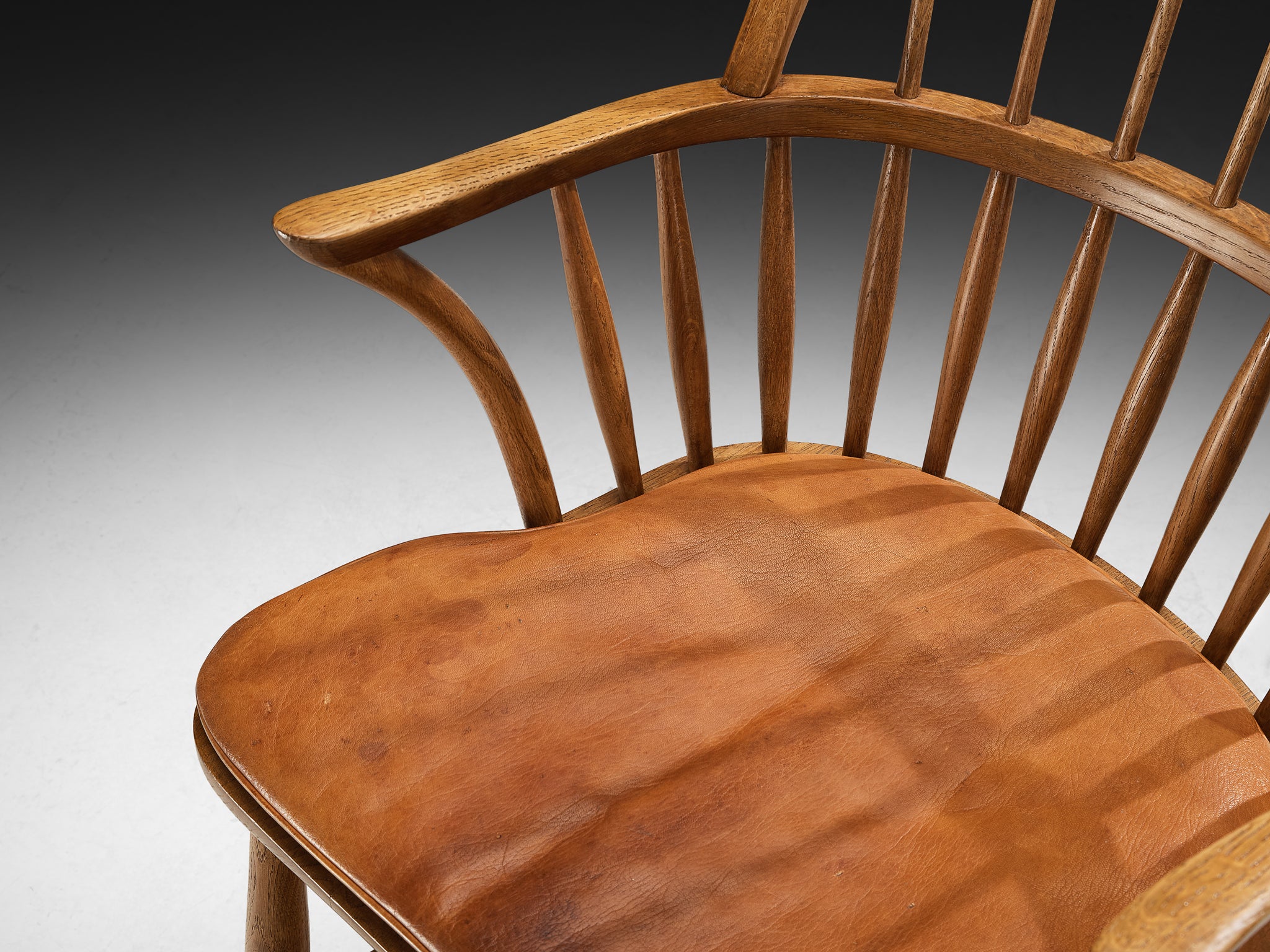 Frits Henningsen for Carl Hansen & Søn Windsor Chair in Oak and Leather Seating Morentz