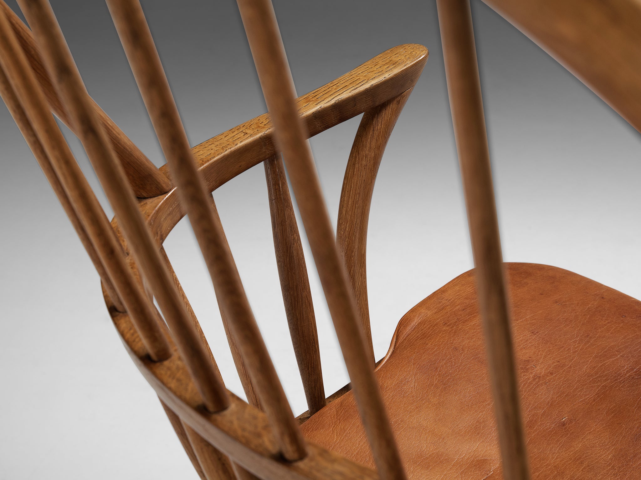 Frits Henningsen for Carl Hansen & Søn Windsor Chair in Oak and Leather Seating Morentz