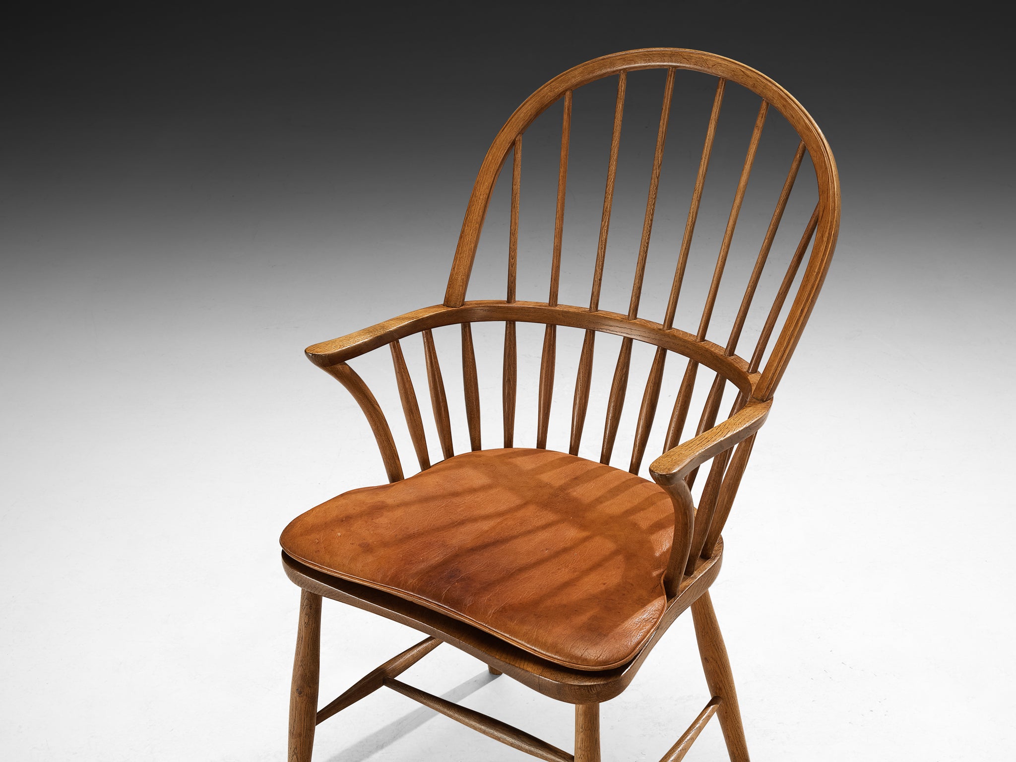 Frits Henningsen for Carl Hansen & Søn Windsor Chair in Oak and Leather Seating Morentz