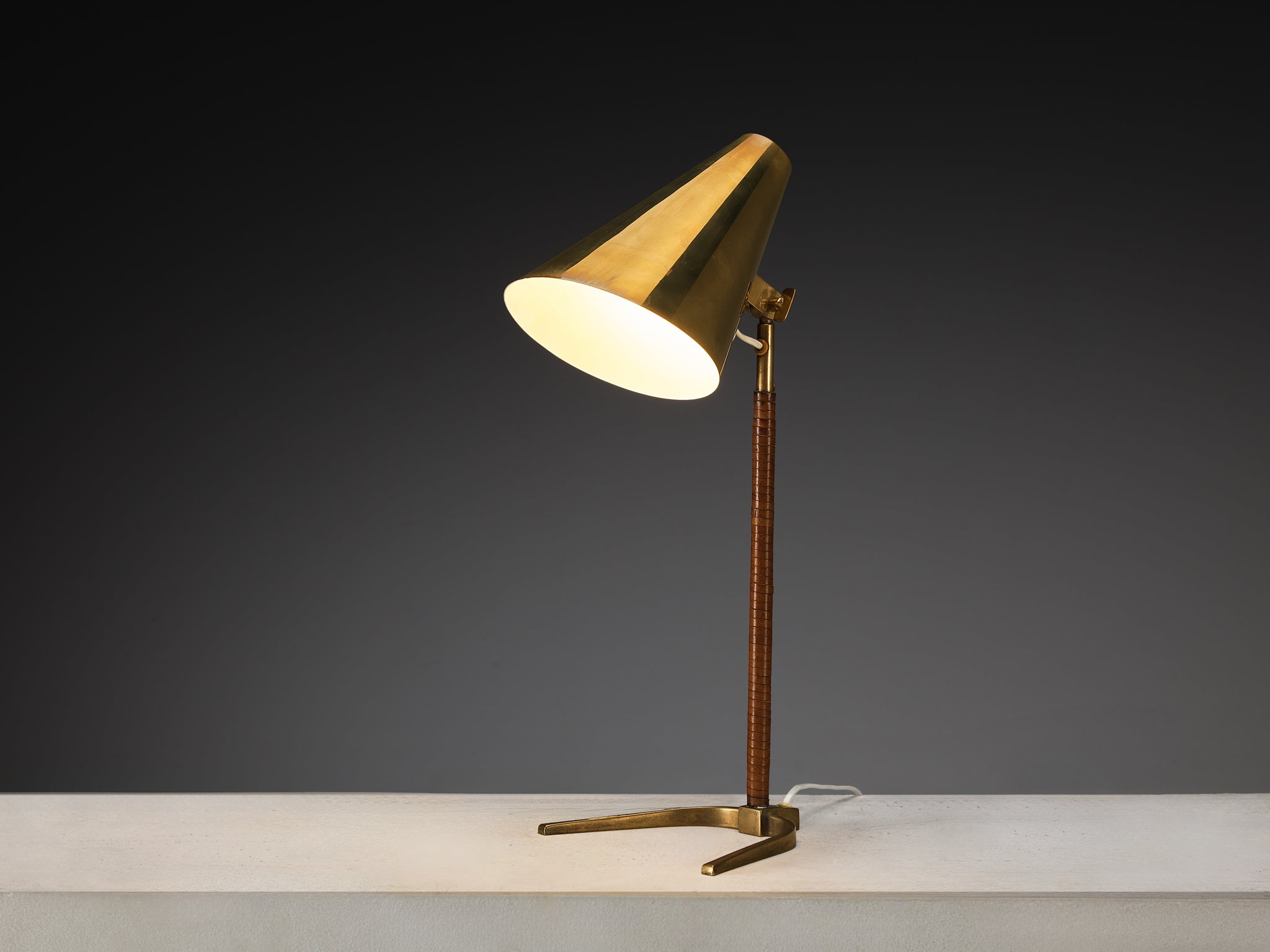 Paavo Tynell for Taito Oy '9225' Table Lamps in Brass and Leather Lighting Morentz