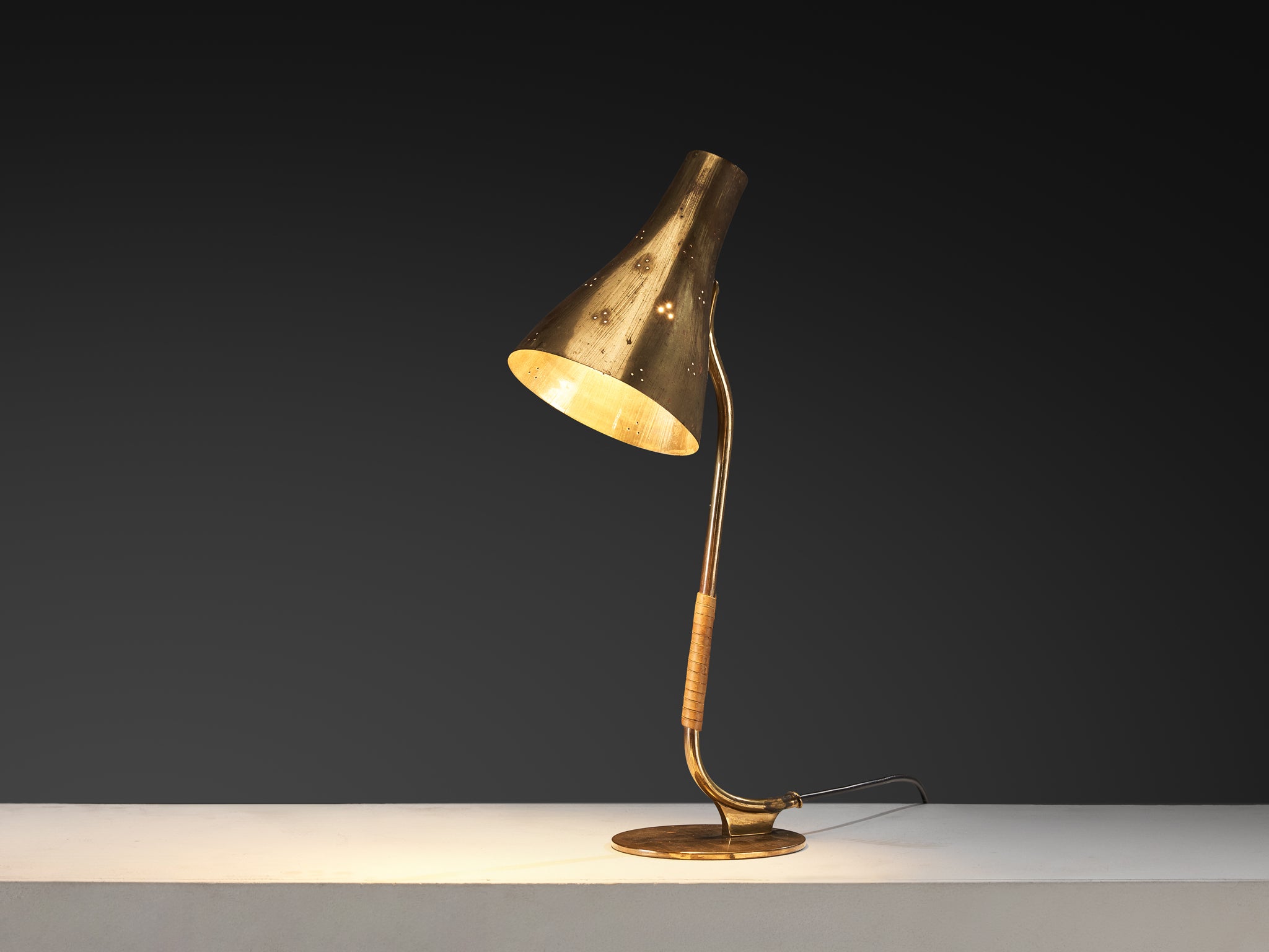 Paavo Tynell for Taito Oy '9212B' Table Lamp in Brass and Leather Lighting Morentz