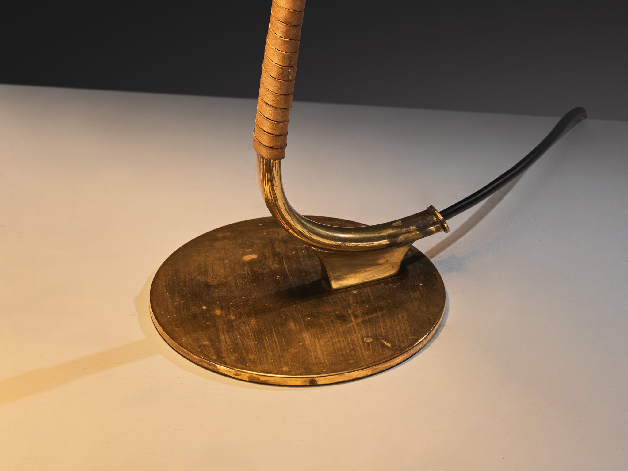 Paavo Tynell for Taito Oy '9212B' Table Lamp in Brass and Leather Lighting Morentz