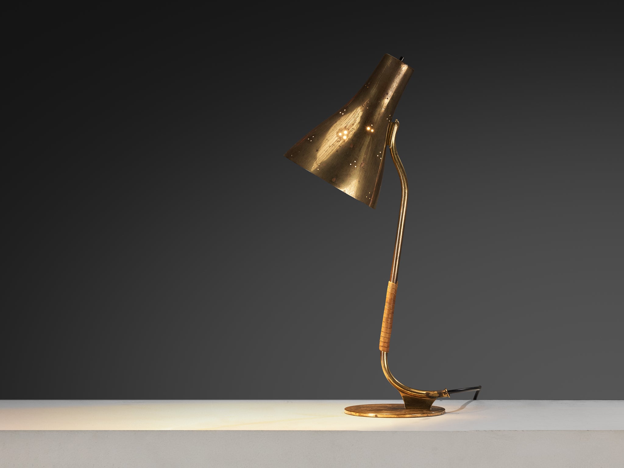 Paavo Tynell for Taito Oy '9212B' Table Lamp in Brass and Leather Lighting Morentz