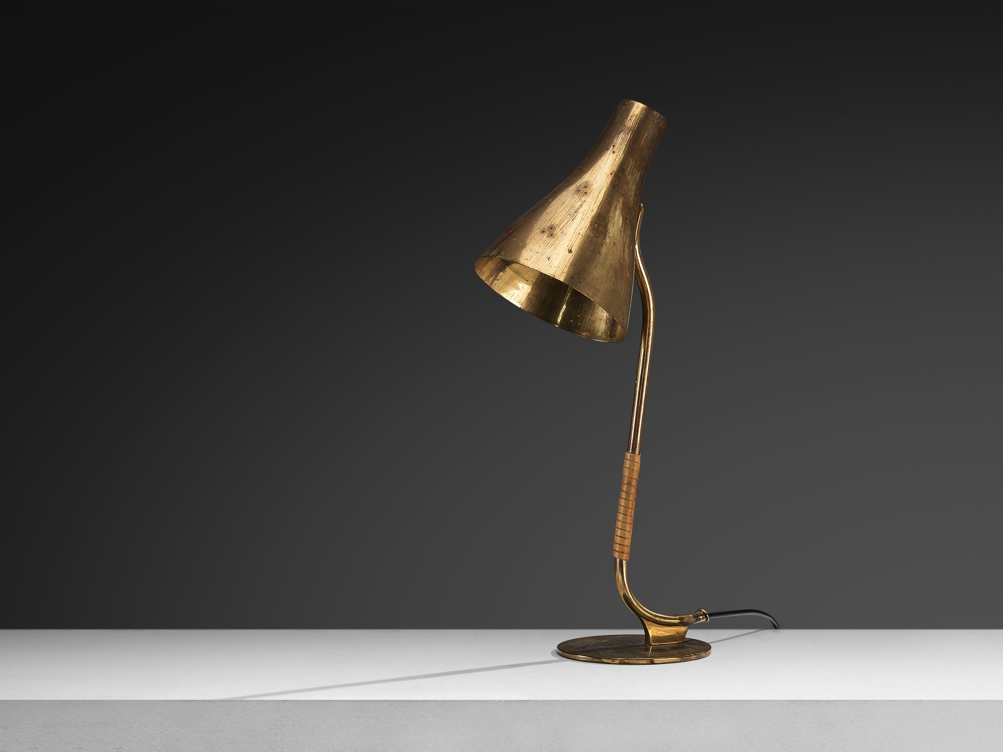 Paavo Tynell for Taito Oy '9212B' Table Lamp in Brass and Leather Lighting Morentz