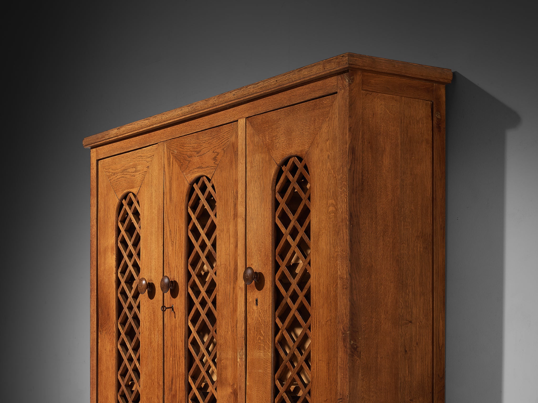 1940s Cabinet in Solid Oak with Latticework