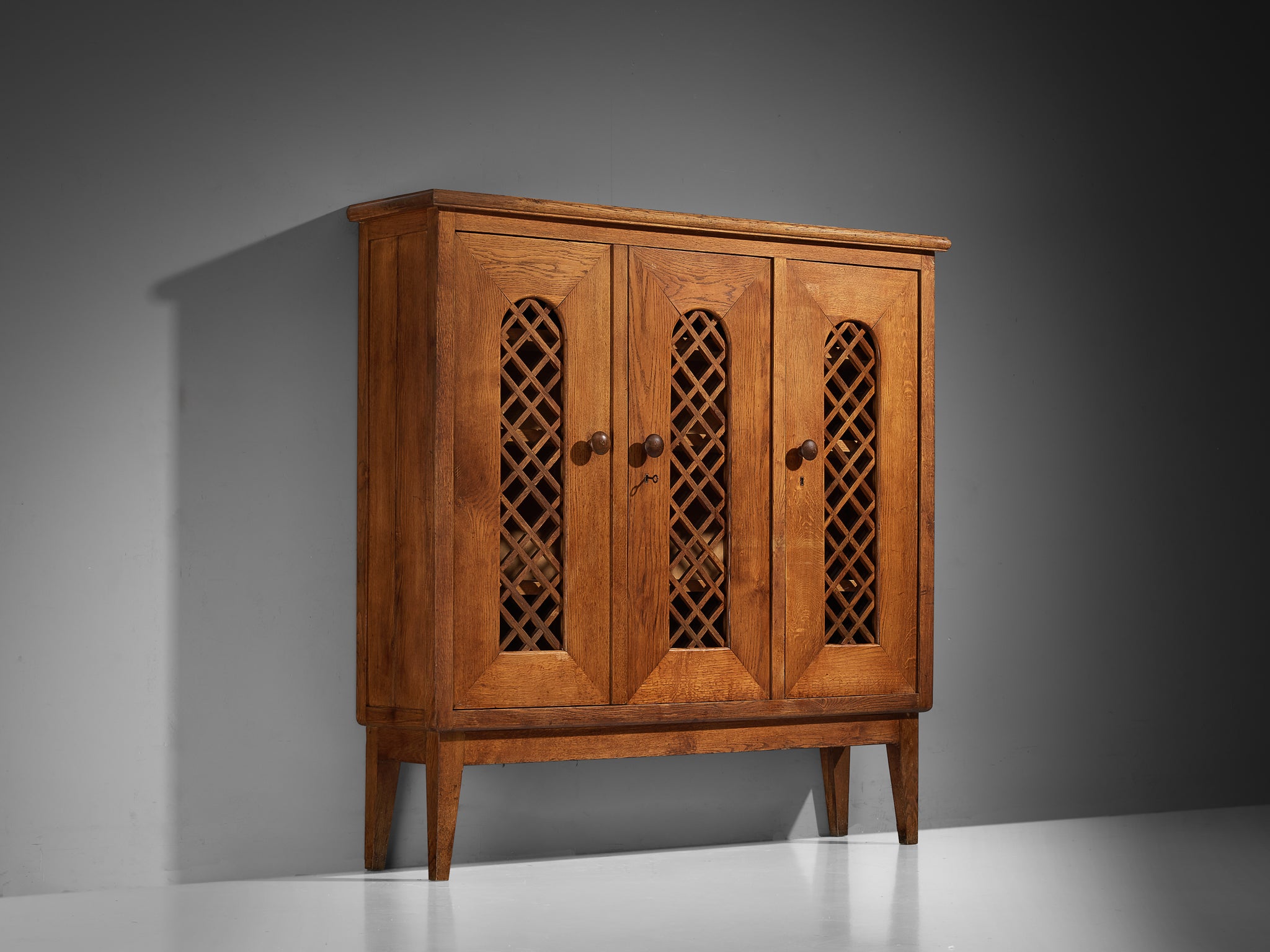 1940s Cabinet in Solid Oak with Latticework