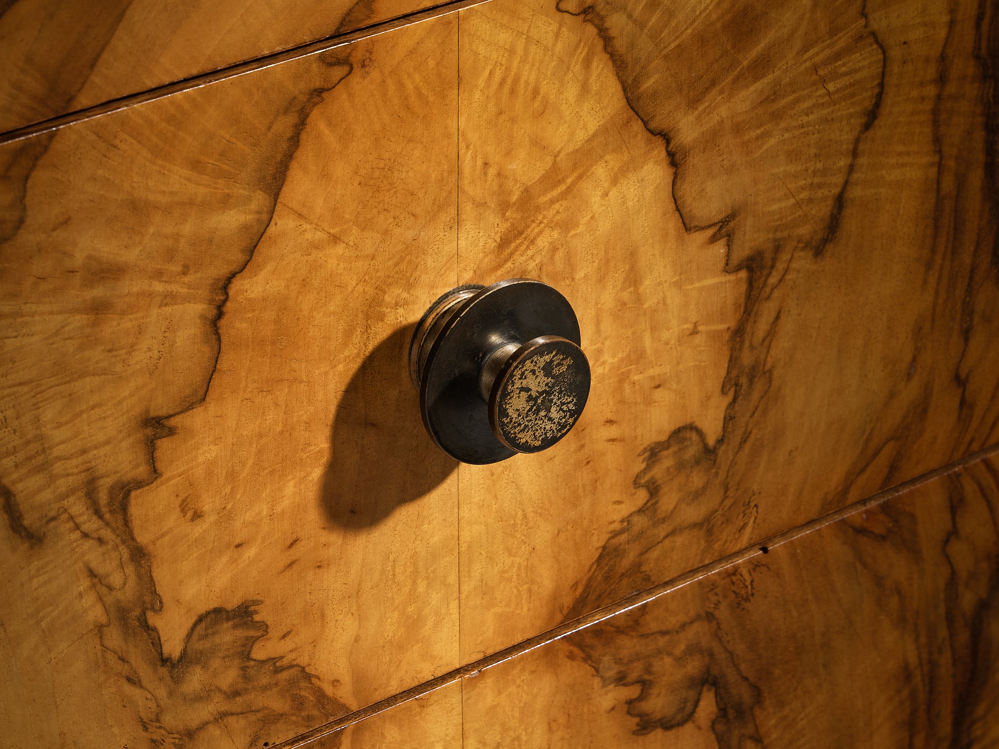 Gaetano Borsani for Atelier di Varedo Chest of Drawers in Walnut Burl and Brass Case pieces and storage cabinets Morentz