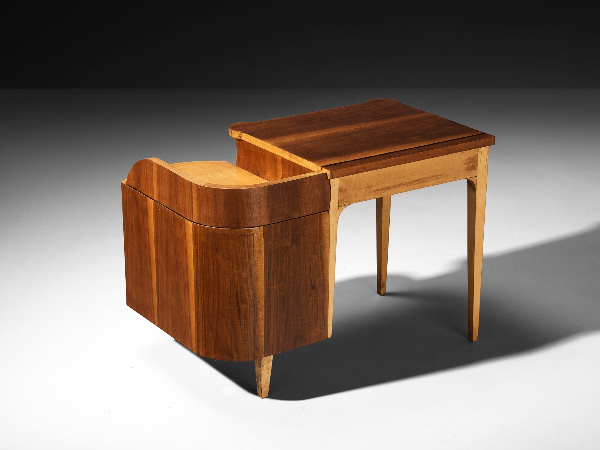 M.C. Magnani & A. Schieppati 1950s Milanese Vanity Table in Walnut and Maple Tables Morentz