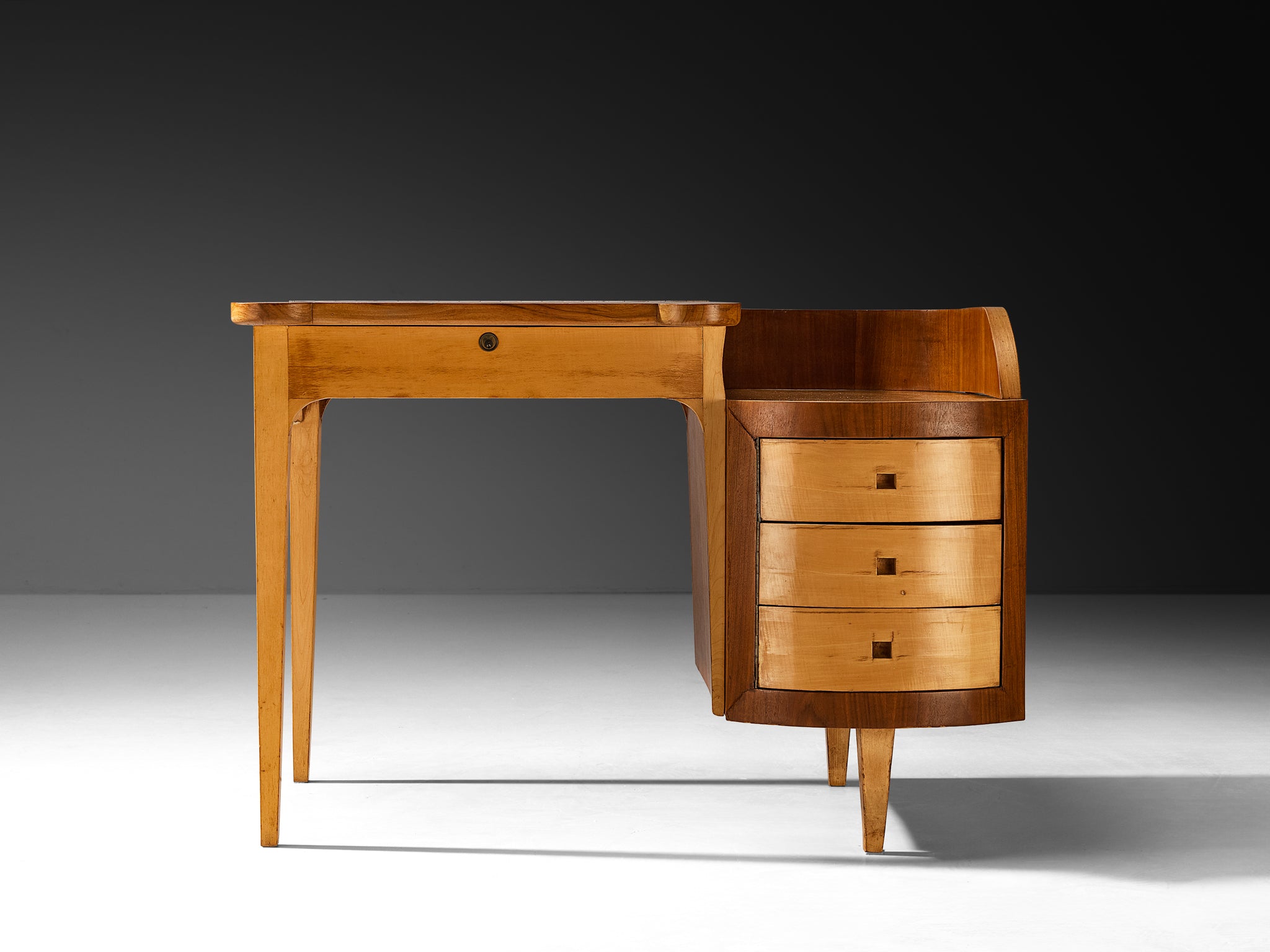 M.C. Magnani & A. Schieppati 1950s Milanese Vanity Table in Walnut and Maple Tables Morentz