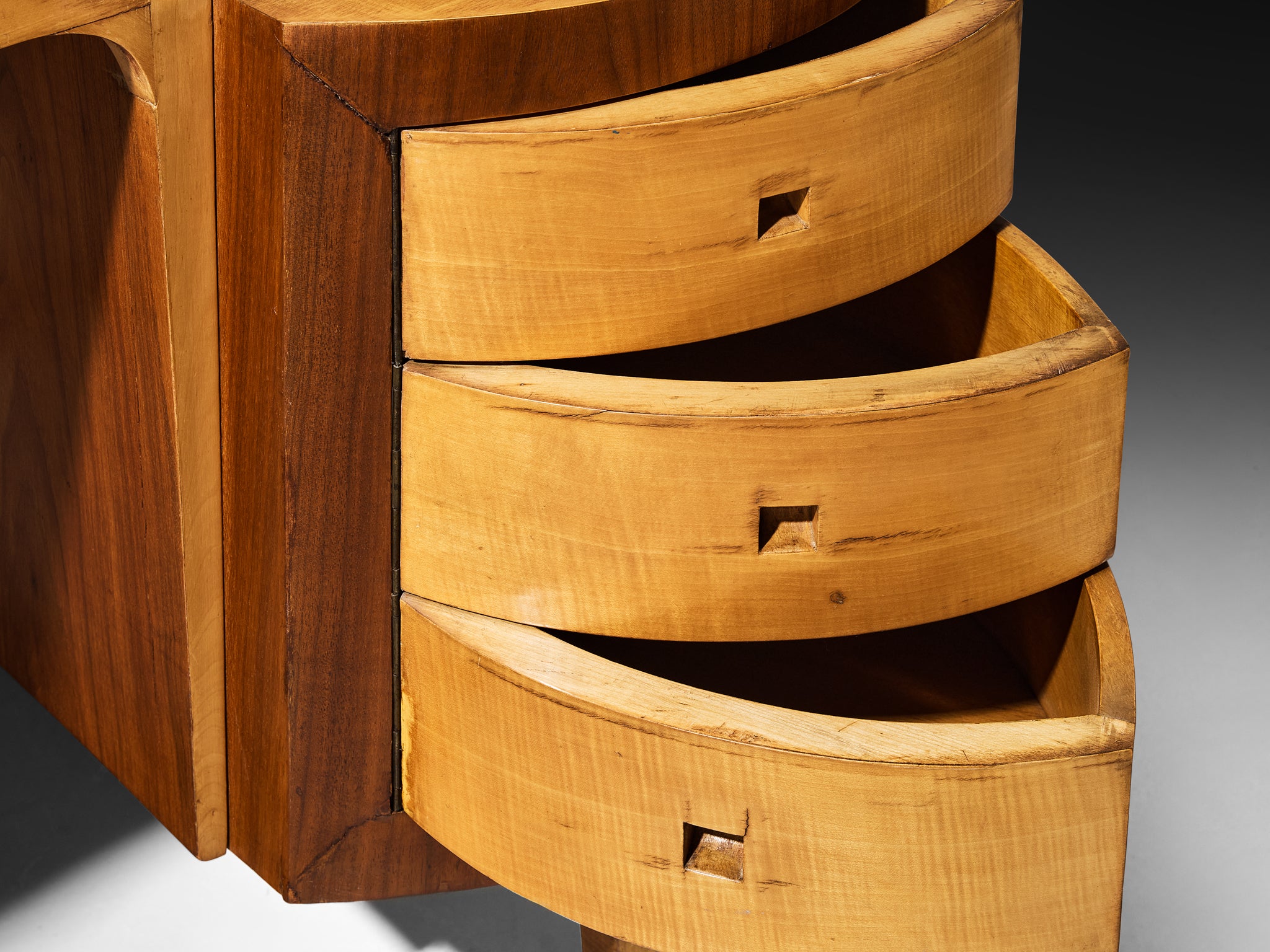 M.C. Magnani & A. Schieppati 1950s Milanese Vanity Table in Walnut and Maple Tables Morentz