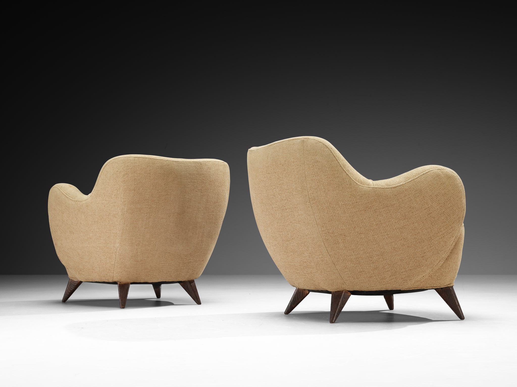 Vladimir Kagan Pair of 'Barrel' Lounge Chairs in Light Beige Fabric and Oak